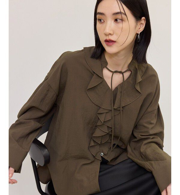 ADAM ET ROPE'「【WEB限定】ラッフルブラウス」|シャツ・ブラウス|カーキー系(38)