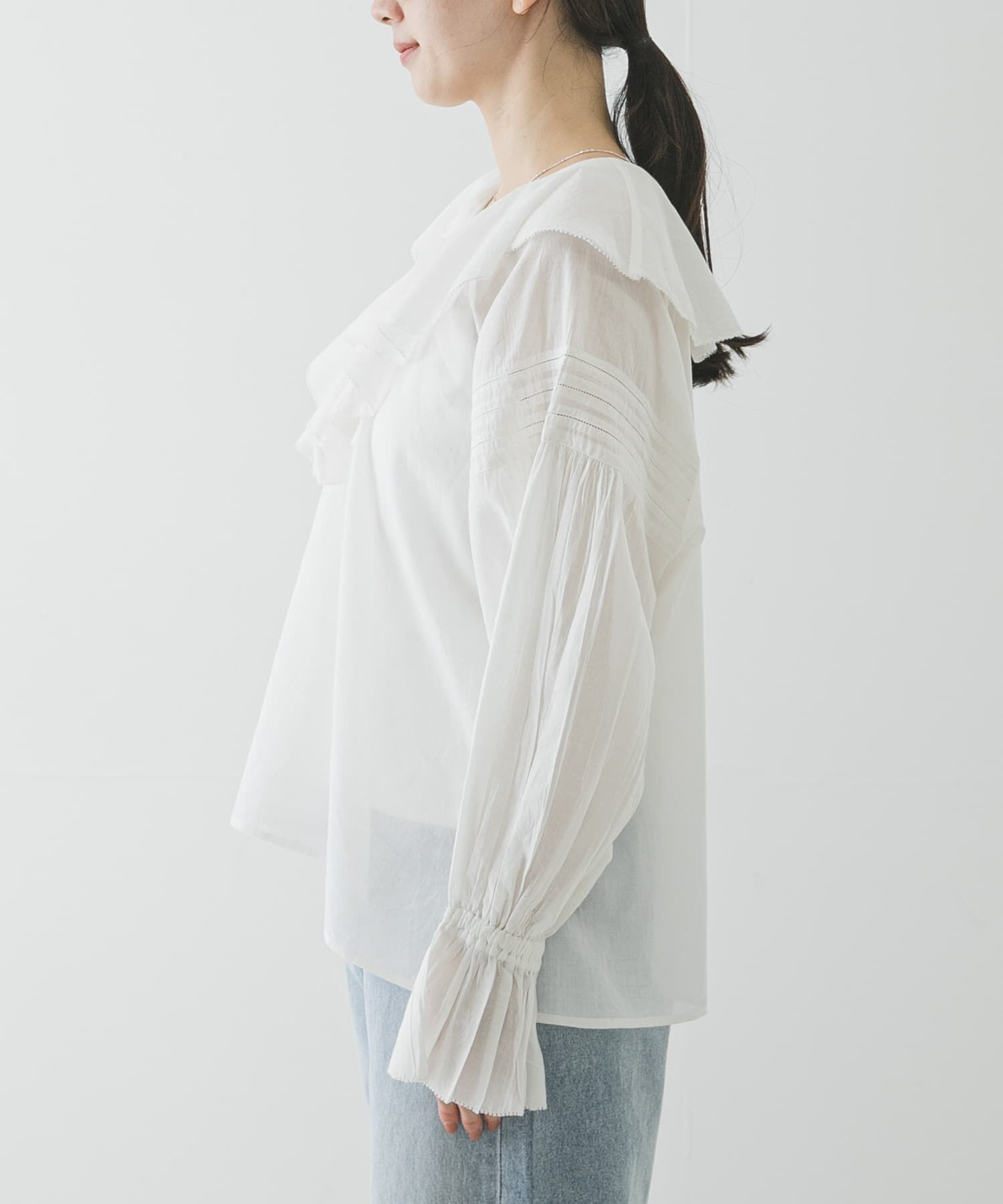 URBAN RESEARCH「『一部WEB限定カラー』コットンボイルラッフルブラウス」|シャツ・ブラウス|