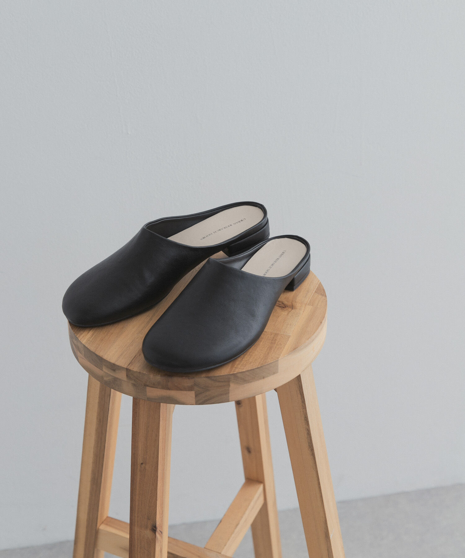 URBAN RESEARCH DOORS「ローヒールサボミュール」|その他|ブラック