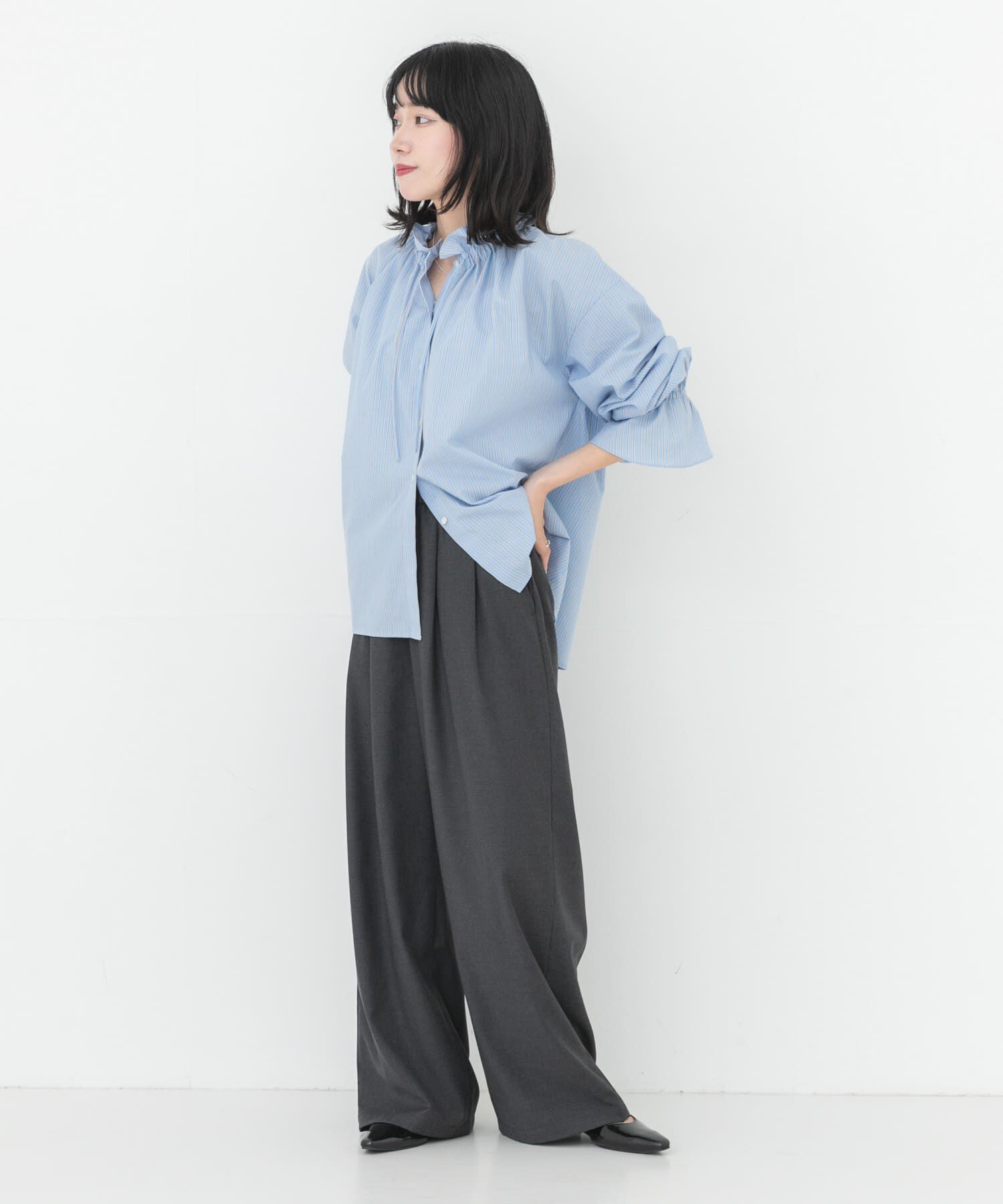 URBAN RESEARCH「『UR TECH SMOOTHLUXE』ウール混タックギャザーストレートパンツ」|その他|