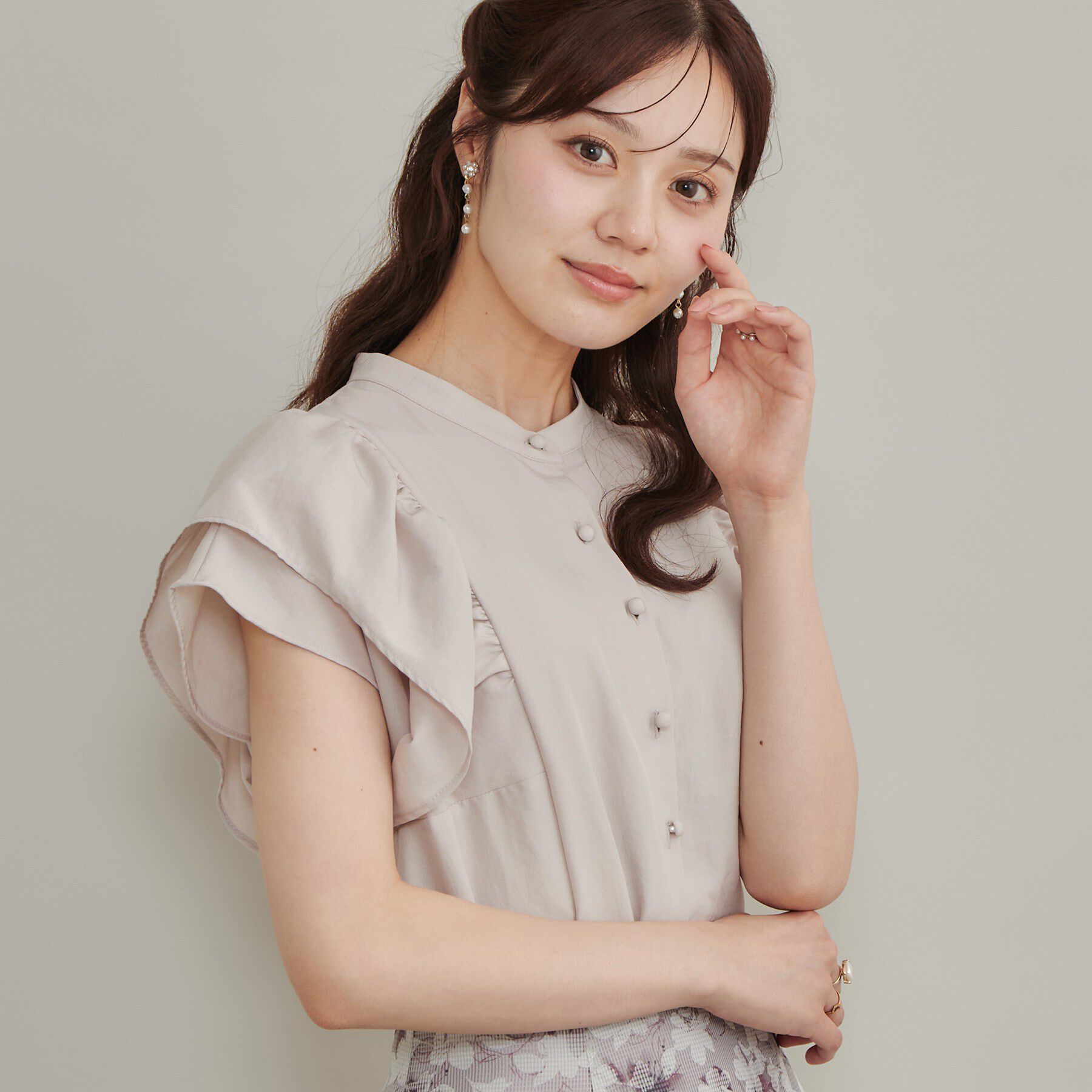 Couture broach「【さらっと軽い】ラッフルスリーブ ブラウス【洗濯機可】」|シャツ・ブラウス|ピンクベージュ(05