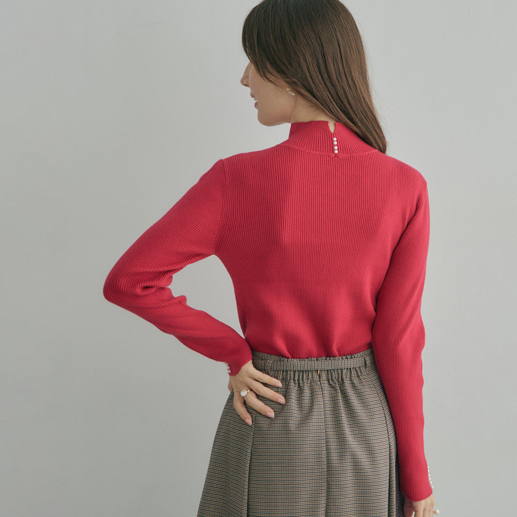 Couture broach「【大人フェミニンのBASIC】パール調リブニット【吸湿発熱・静電気防止・抗菌防臭・洗濯機可】」|ニット・セーター|