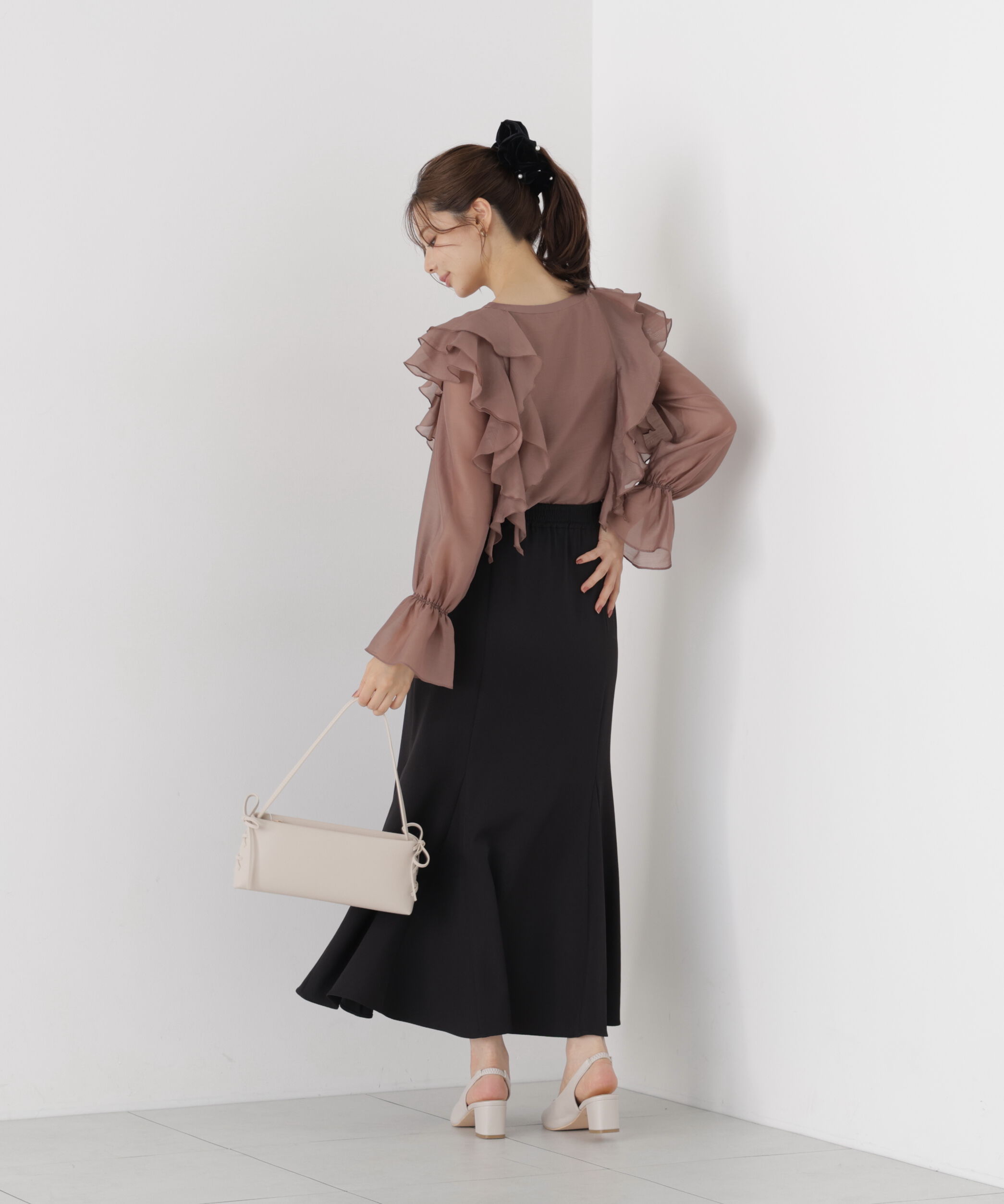 PROPORTION BODY DRESSING「ボリュームラッフルブラウス 26AW」|シャツ・ブラウス|