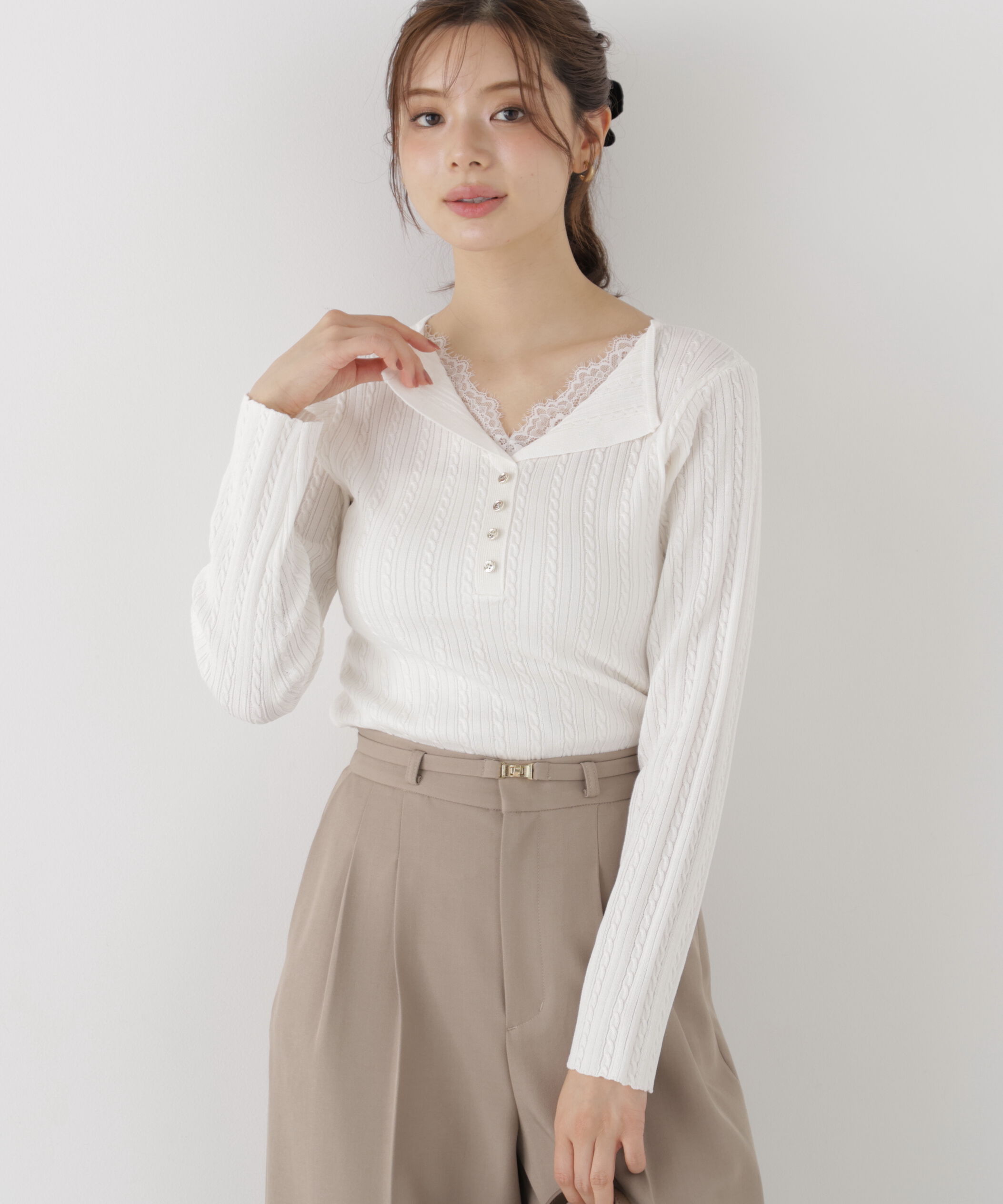  「＜a/mie＞レースレイヤード変形ヘンリーニット 26AW」|ニット・セーター|