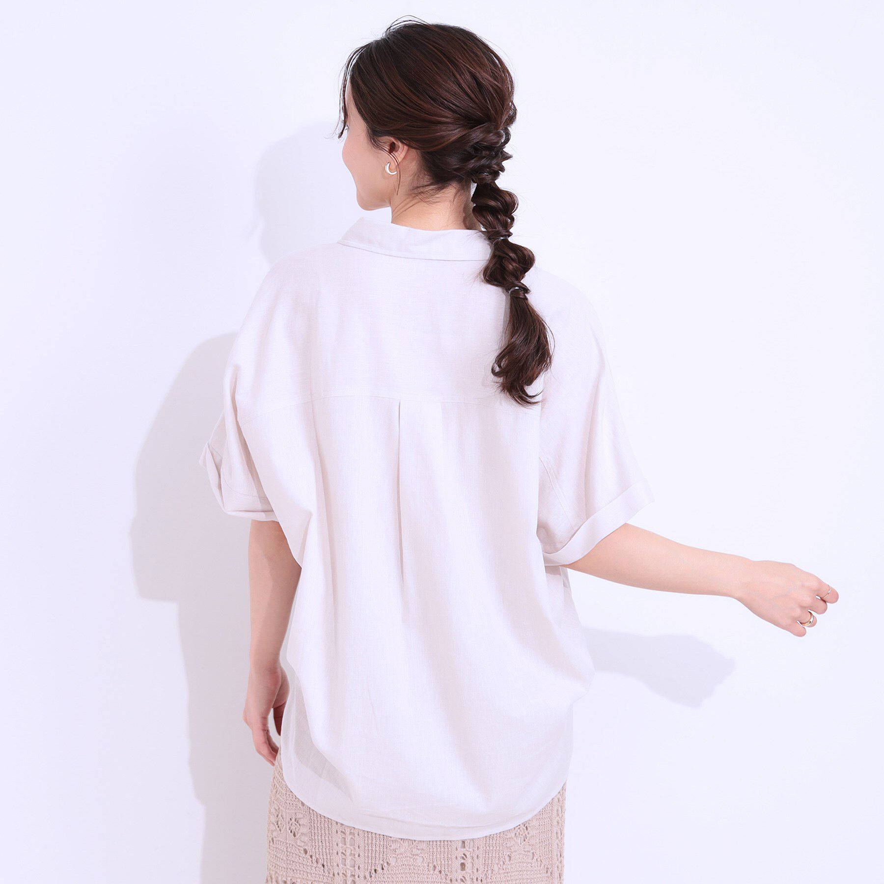 SHOO･LA･RUE「【S-LL/UV/接触冷感/抗菌防臭】体型を自然にカバー フレンチリネンブレンド襟付ドルマンシャツ」|シャツ・ブラウス|