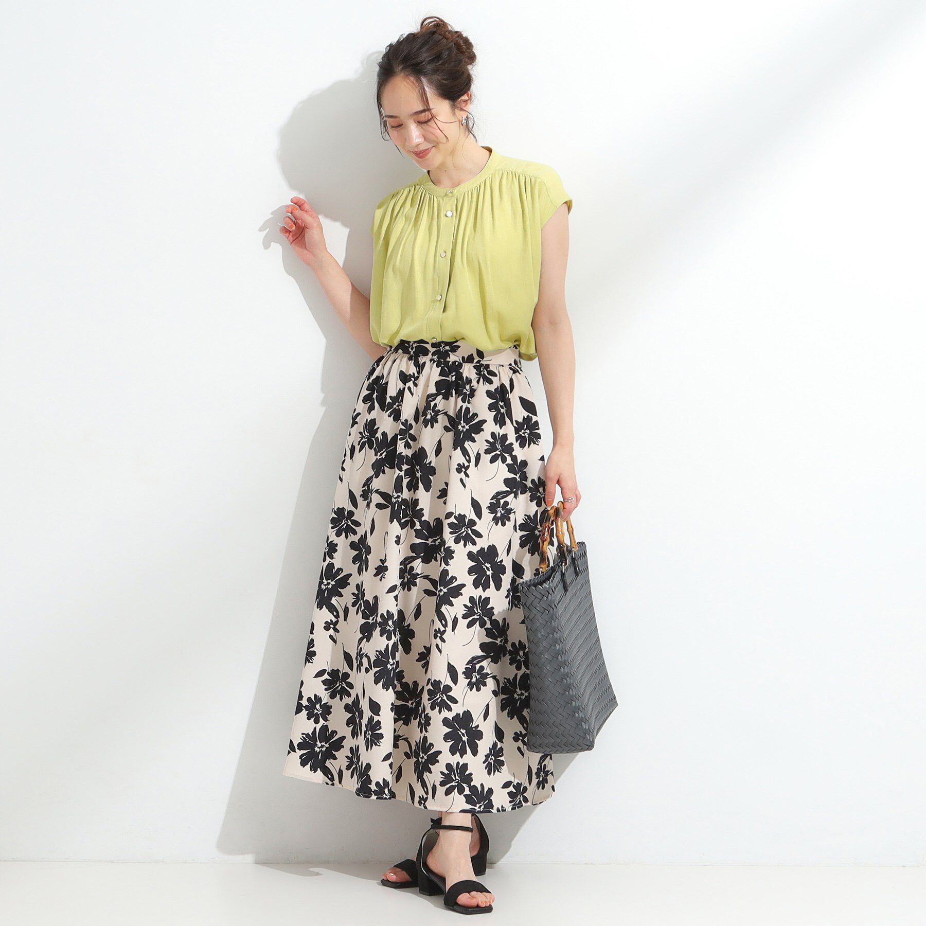 SHOO･LA･RUE「【S-LL/洗濯後しわになりにくい】上品にきれい見え スラブギャザーブラウス」|シャツ・ブラウス|