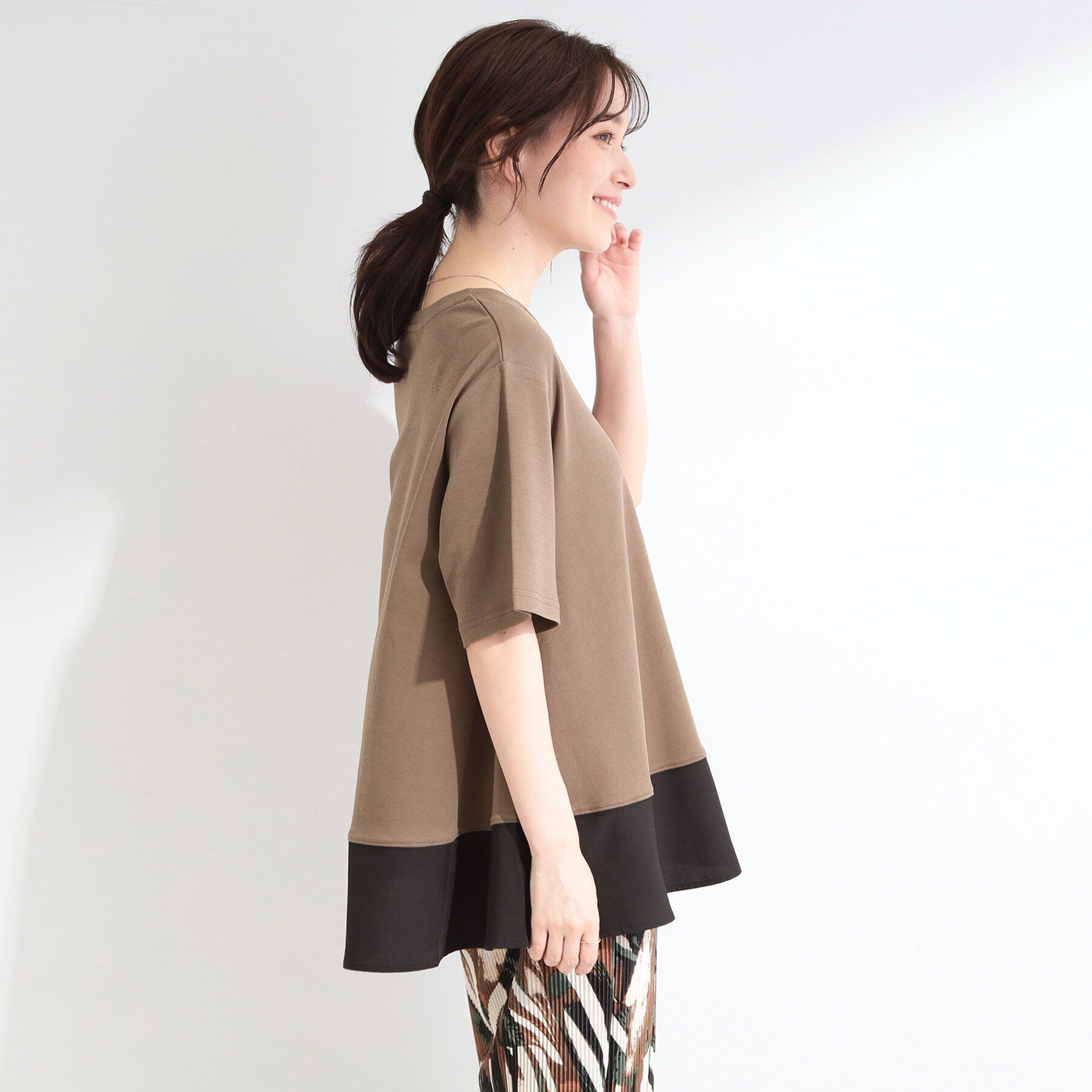 SHOO･LA･RUE「【UV/抗菌防臭/洗濯機可】体型カバーも叶う 裾切り替えAライントップス」|Tシャツ・カットソー|