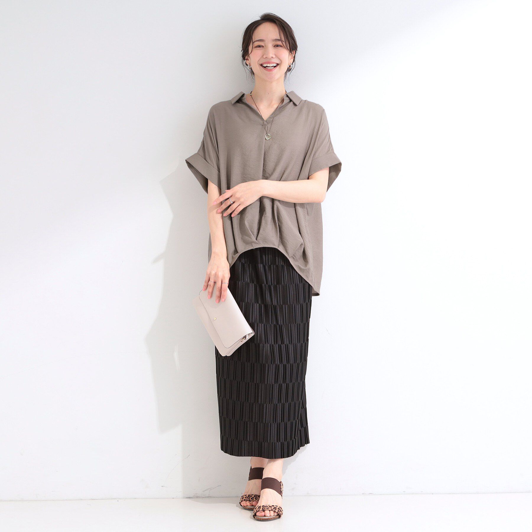 SHOO･LA･RUE「【S-LL/洗濯機可】インせず着られる 裾タック スキッパーシャツ」|シャツ・ブラウス|