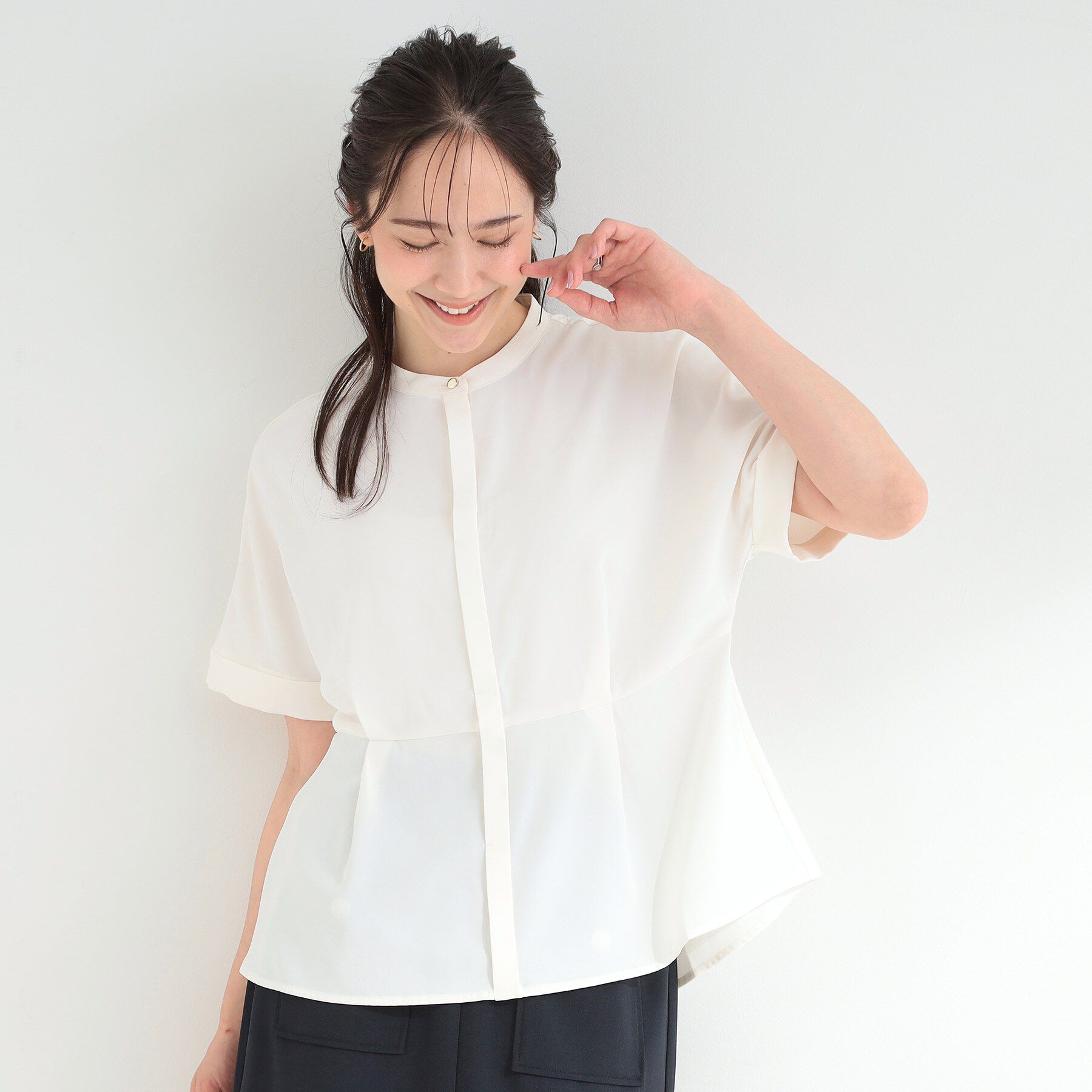 SHOO･LA･RUE「【UV/通勤】洗濯後しわになりにくい インしない ウエストタックペプラムブラウス」|シャツ・ブラウス|