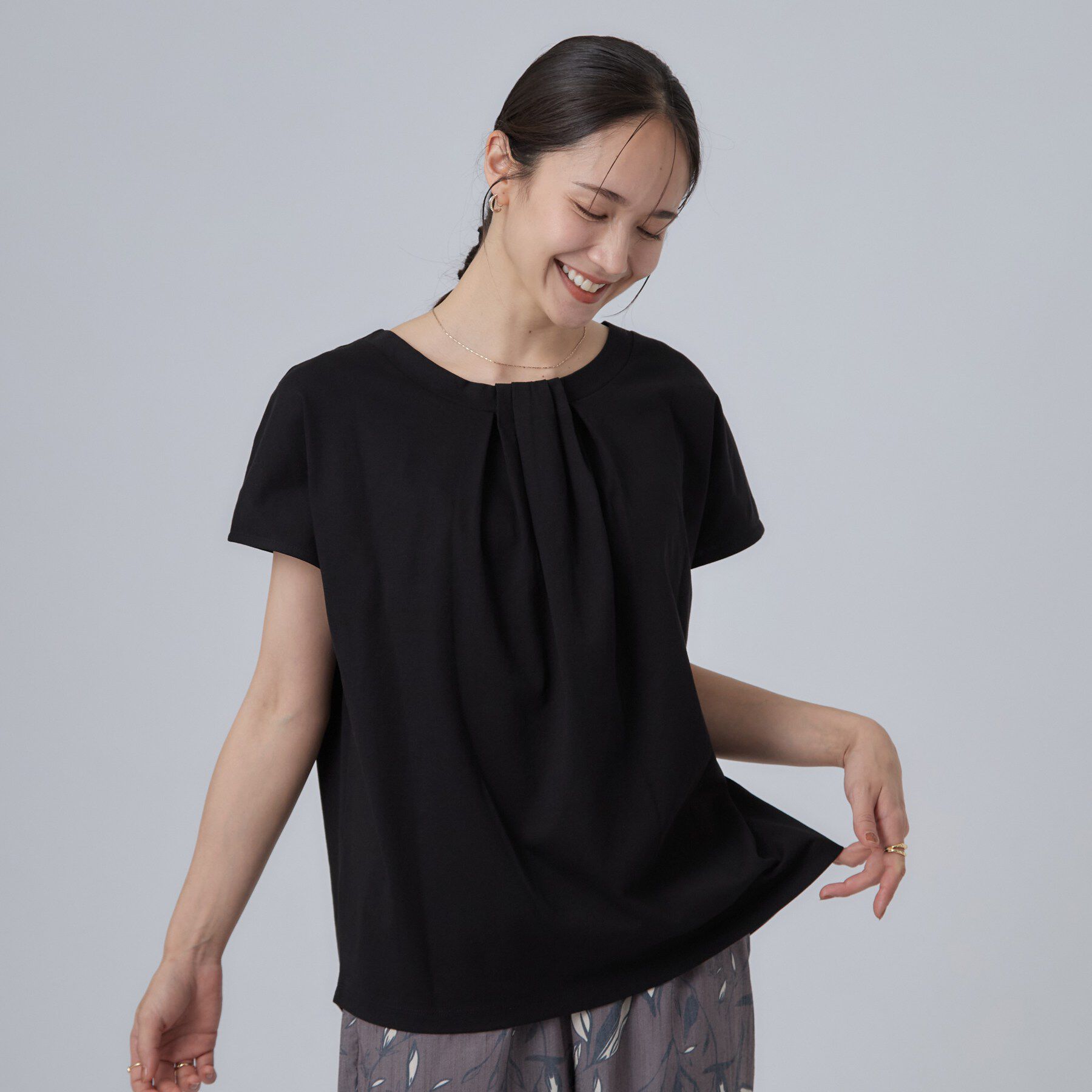 SHOO･LA･RUE「【前後2WAY/S-LL/洗濯機可】楽に着られて好印象 やわらかトップス」|Tシャツ・カットソー|