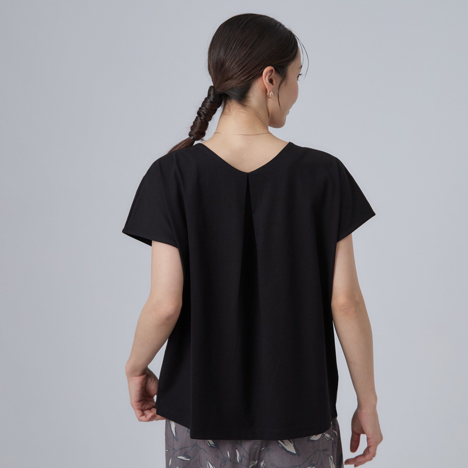 SHOO･LA･RUE「【前後2WAY/S-LL/洗濯機可】楽に着られて好印象 やわらかトップス」|Tシャツ・カットソー|