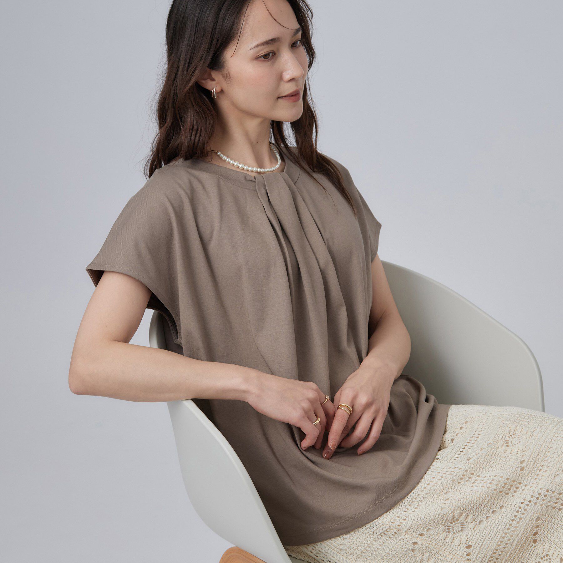 SHOO･LA･RUE「【前後2WAY/S-LL/洗濯機可】楽に着られて好印象 やわらかトップス」|Tシャツ・カットソー|モカブラウン(042