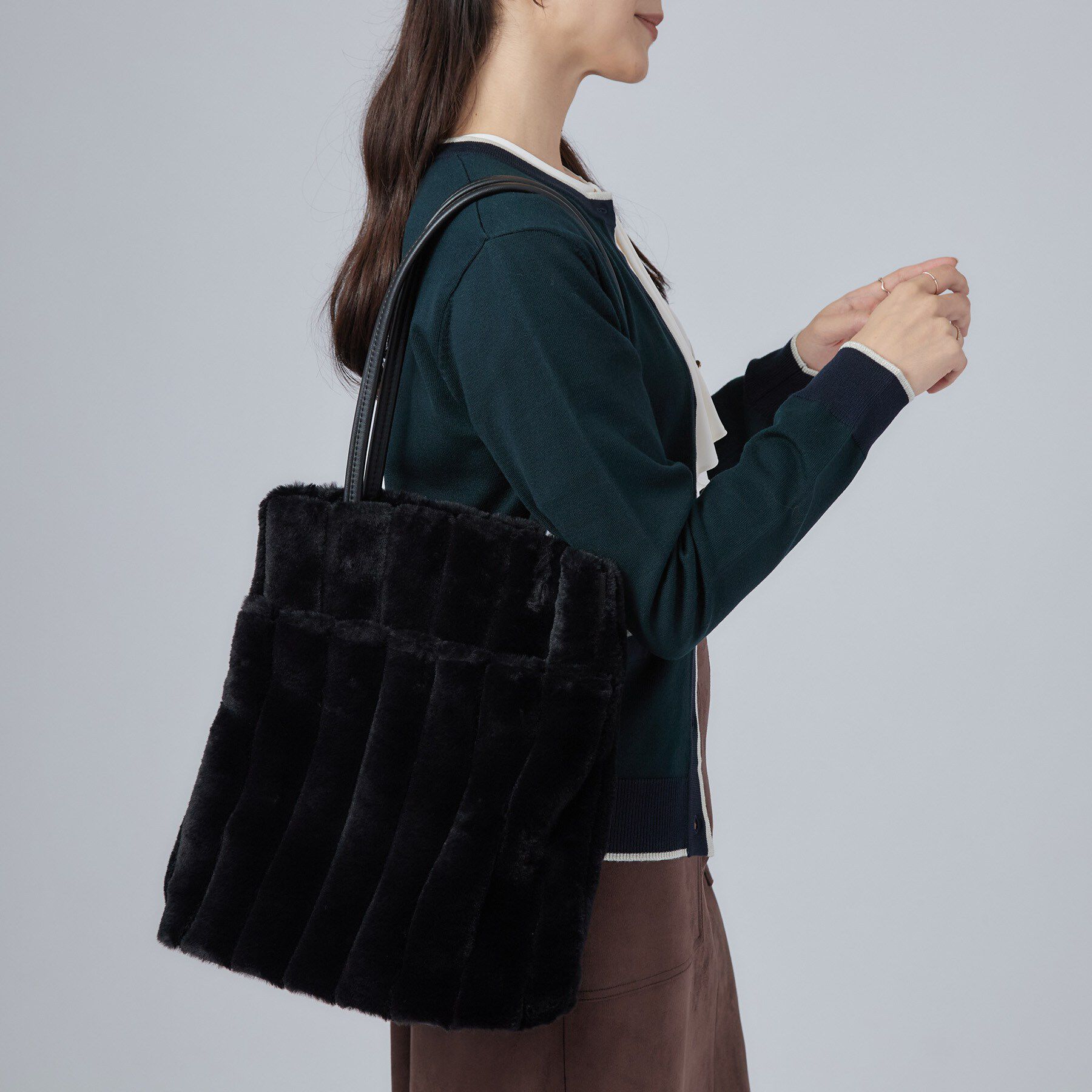 SHOO･LA･RUE「【A4】ストライプフェイクファートートバッグ」|トートバッグ|