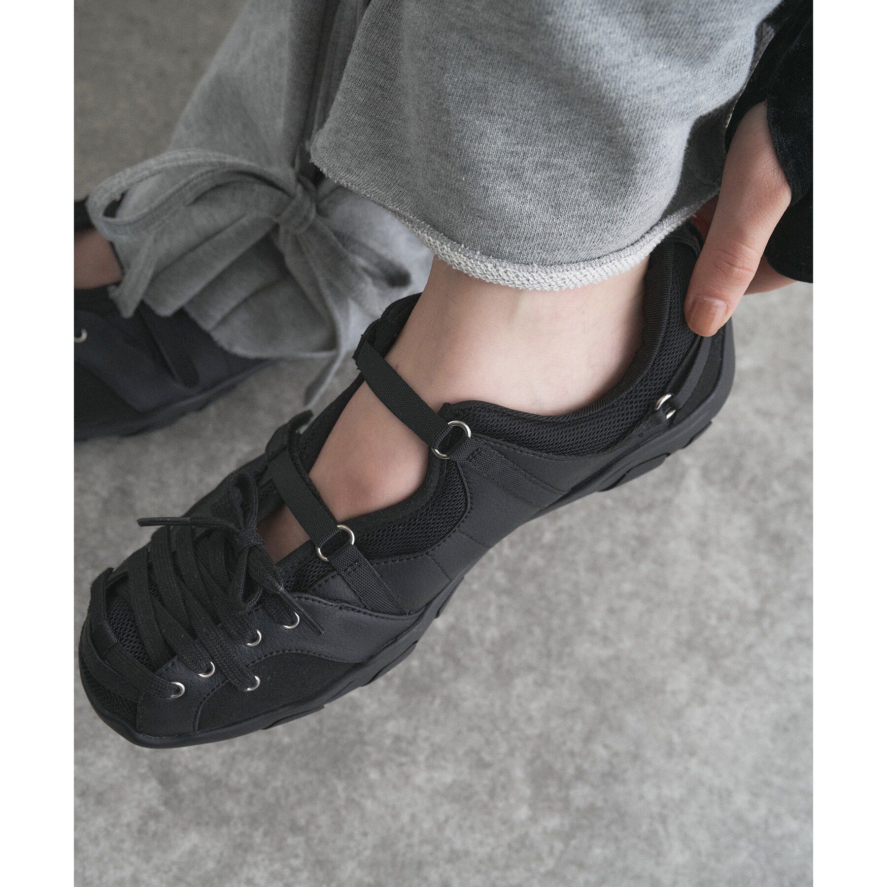 CODE A「ALM．｜COSMO LACEUP SNEAKERS」|スニーカー|ブラック(019)
