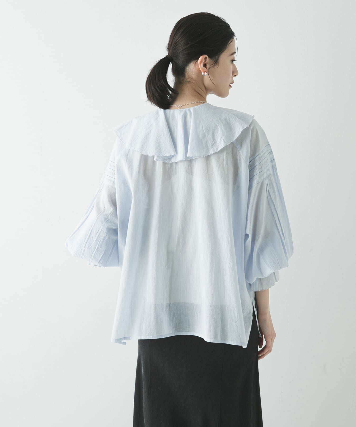 URBAN RESEARCH「『一部WEB限定カラー』コットンボイルラッフルブラウス」|シャツ・ブラウス|