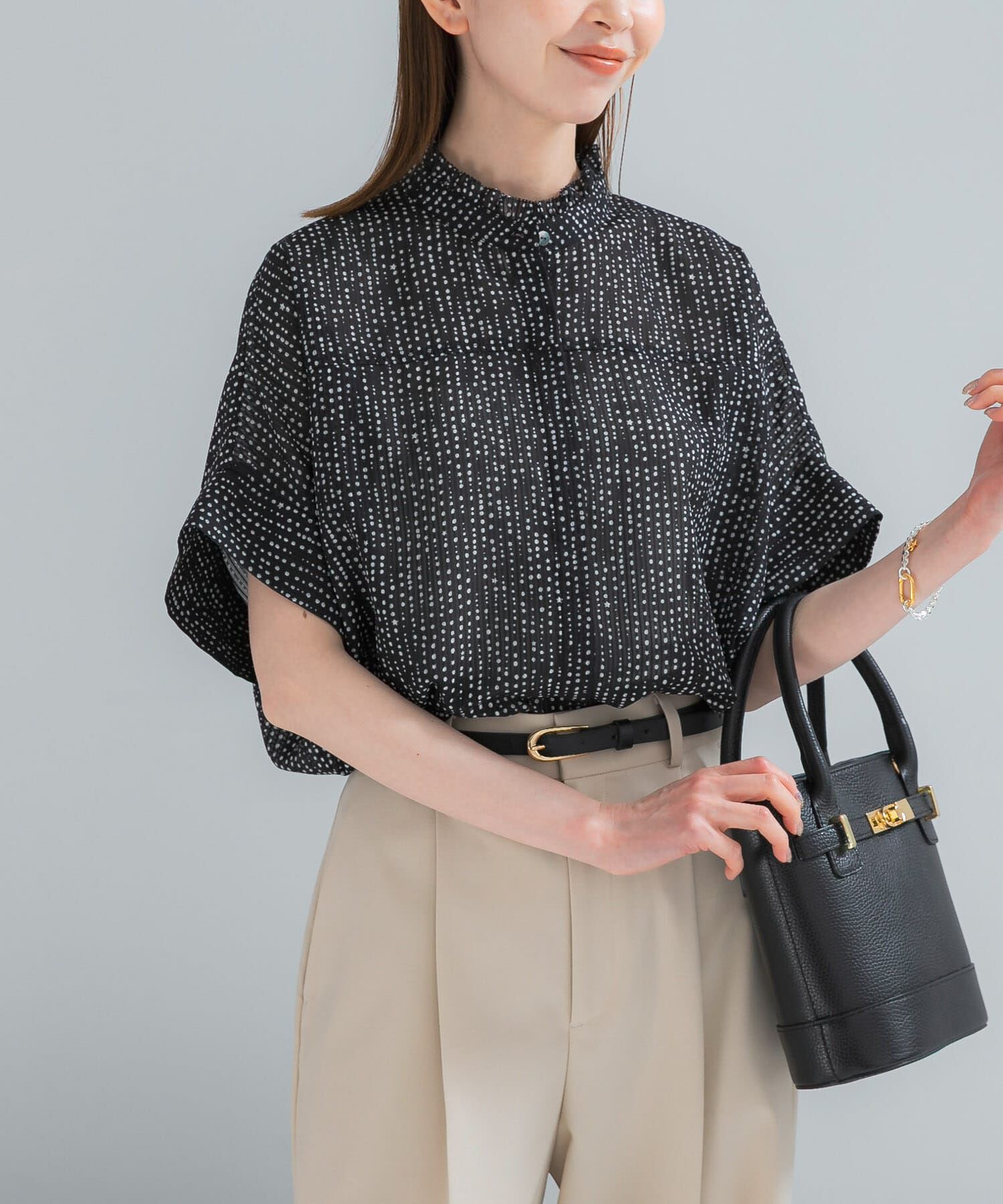 URBAN RESEARCH ROSSO「『WEB/一部店舗限定』ウォッシャブルドットフリルネックブラウス」|シャツ・ブラウス|