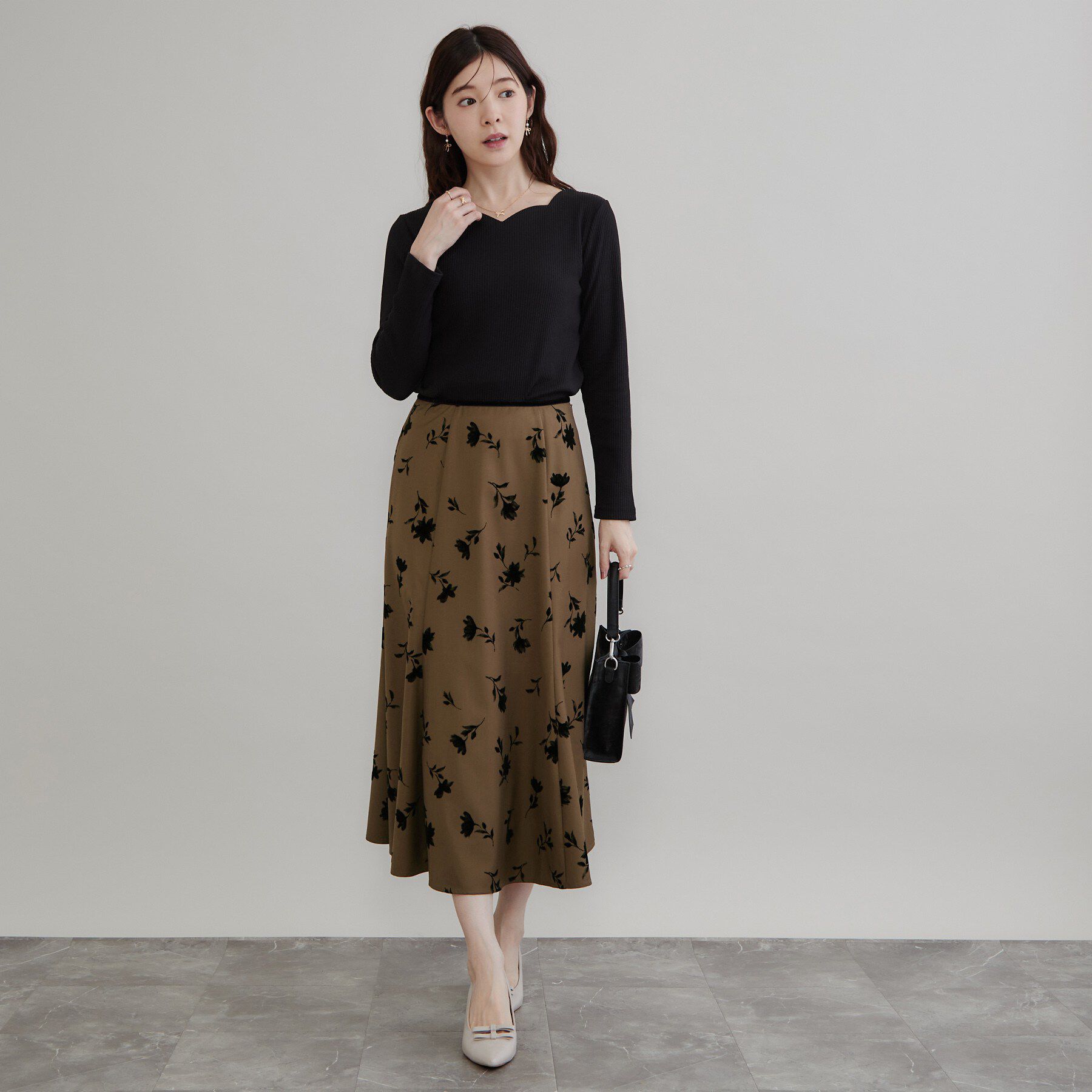 Couture broach「【大人の甘さ香る】フロッキーフラワー マーメイドスカート」|スカート|