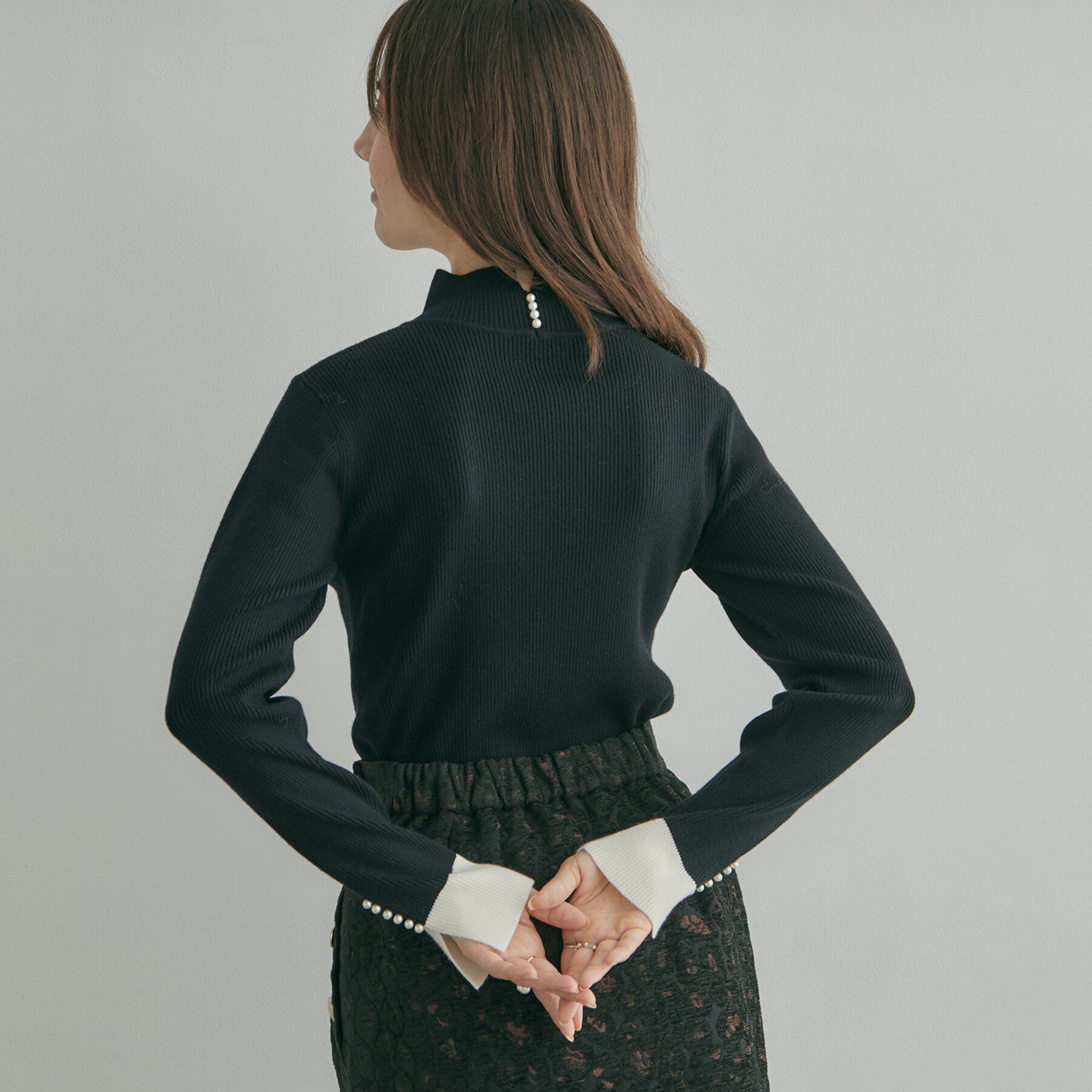 Couture broach「【配色デザインがこなれ見え】袖口スリット パール調リブニット【吸湿発熱・静電気防止・抗菌防臭・洗濯機」|ニット・セーター|