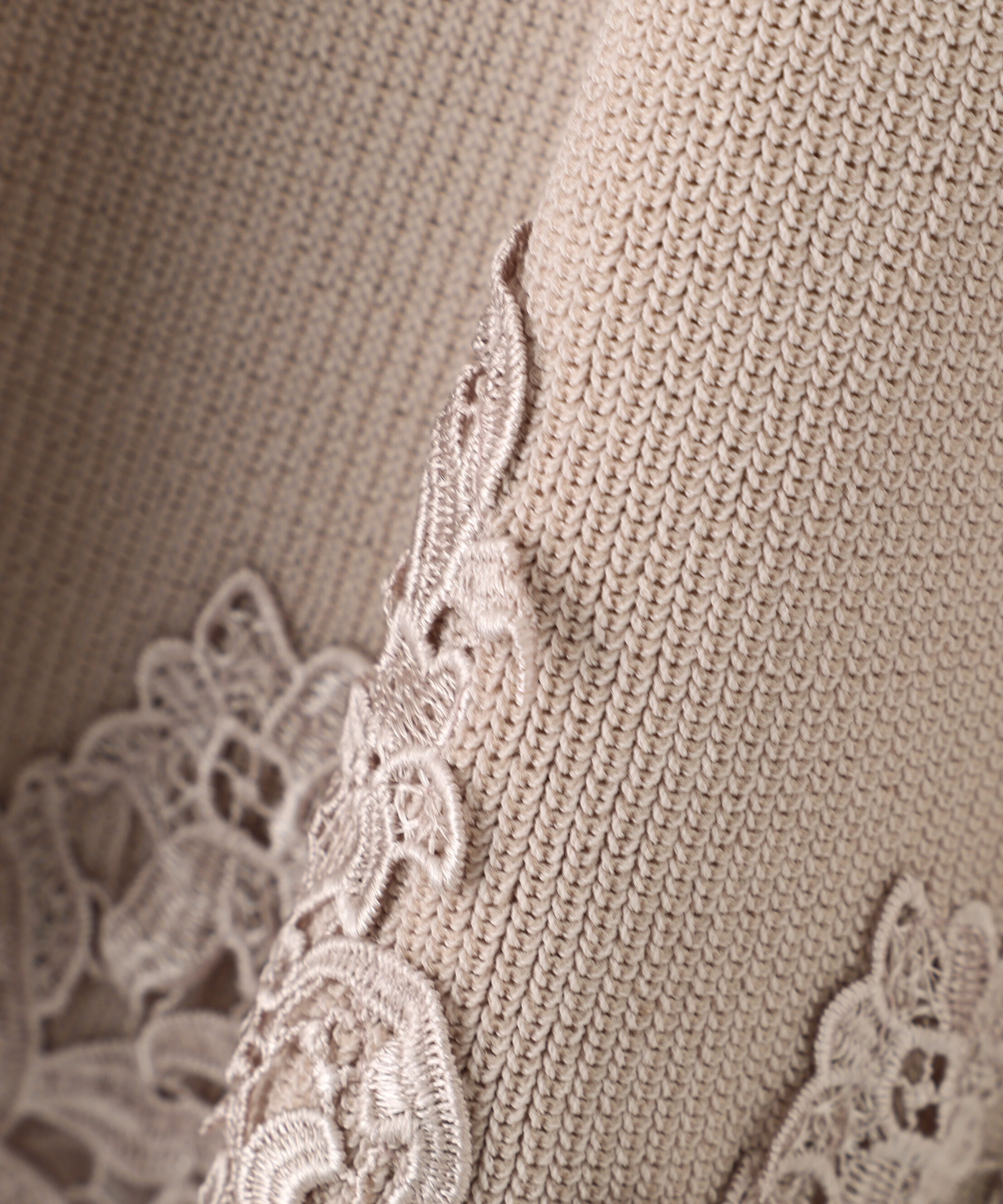 PROPORTION BODY DRESSING「レーストリムペプラムニット 26AW」|ニット・セーター|