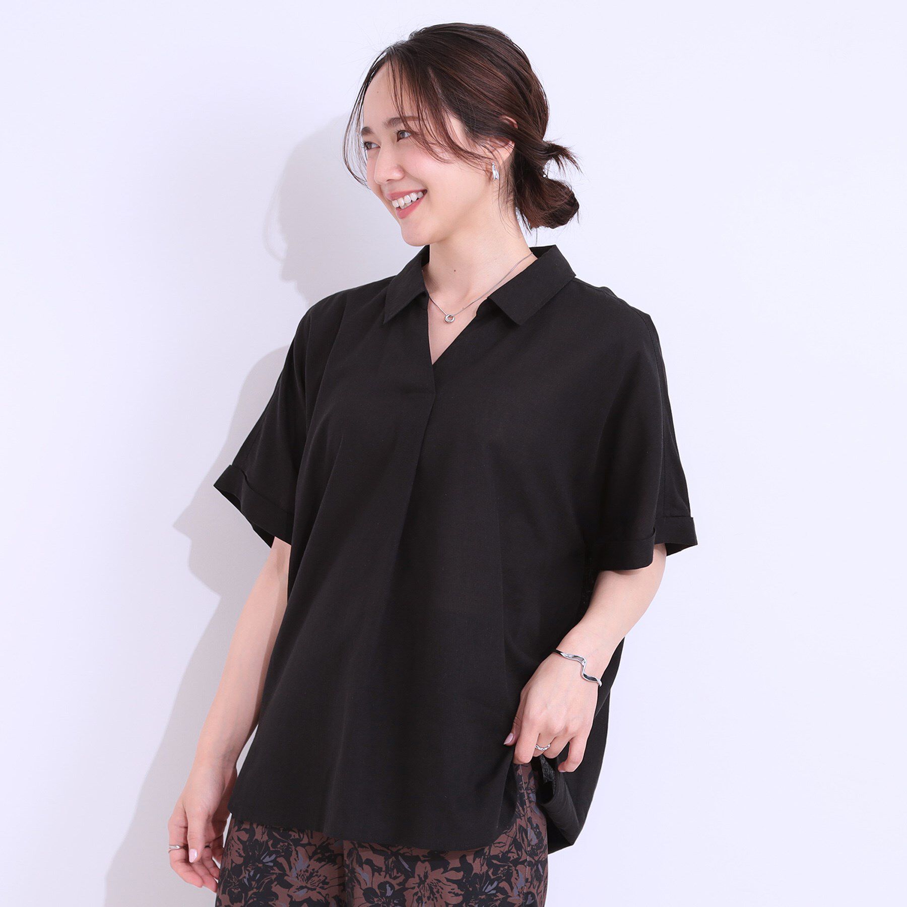 SHOO･LA･RUE「【S-LL/UV/接触冷感/抗菌防臭】体型を自然にカバー フレンチリネンブレンド襟付ドルマンシャツ」|シャツ・ブラウス|