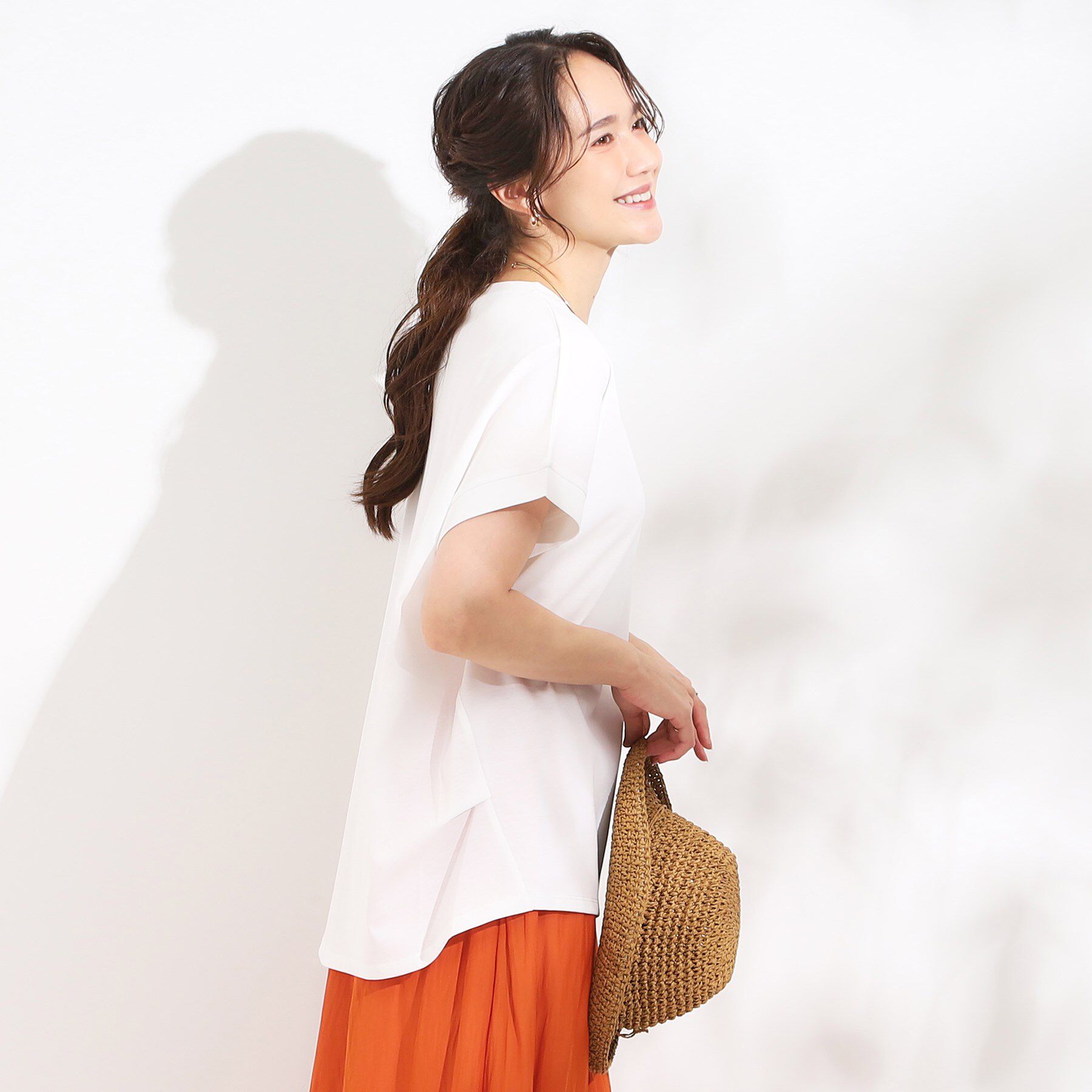 SHOO･LA･RUE「【S-LL/汗ジミ軽減/ひんやり/UV】体型カバーに タック入りドルマントップス」|Tシャツ・カットソー|