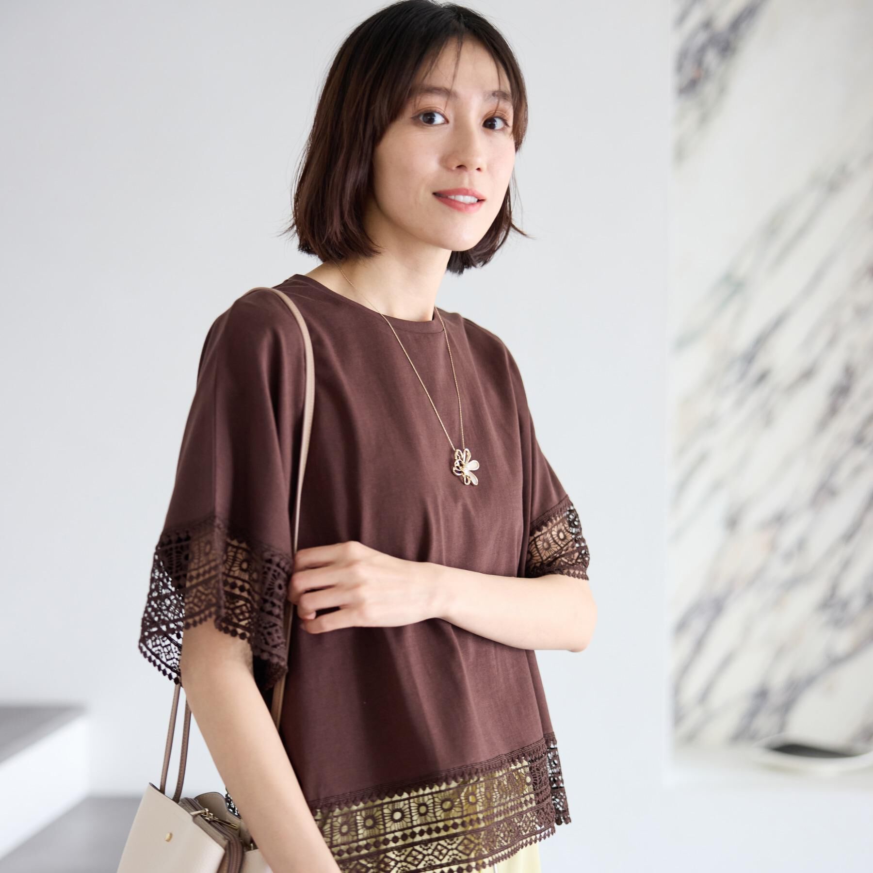 SHOO･LA･RUE「【洗濯機可/体型カバー/S-LL】レース使いがポイント デザインTシャツ」|Tシャツ・カットソー|