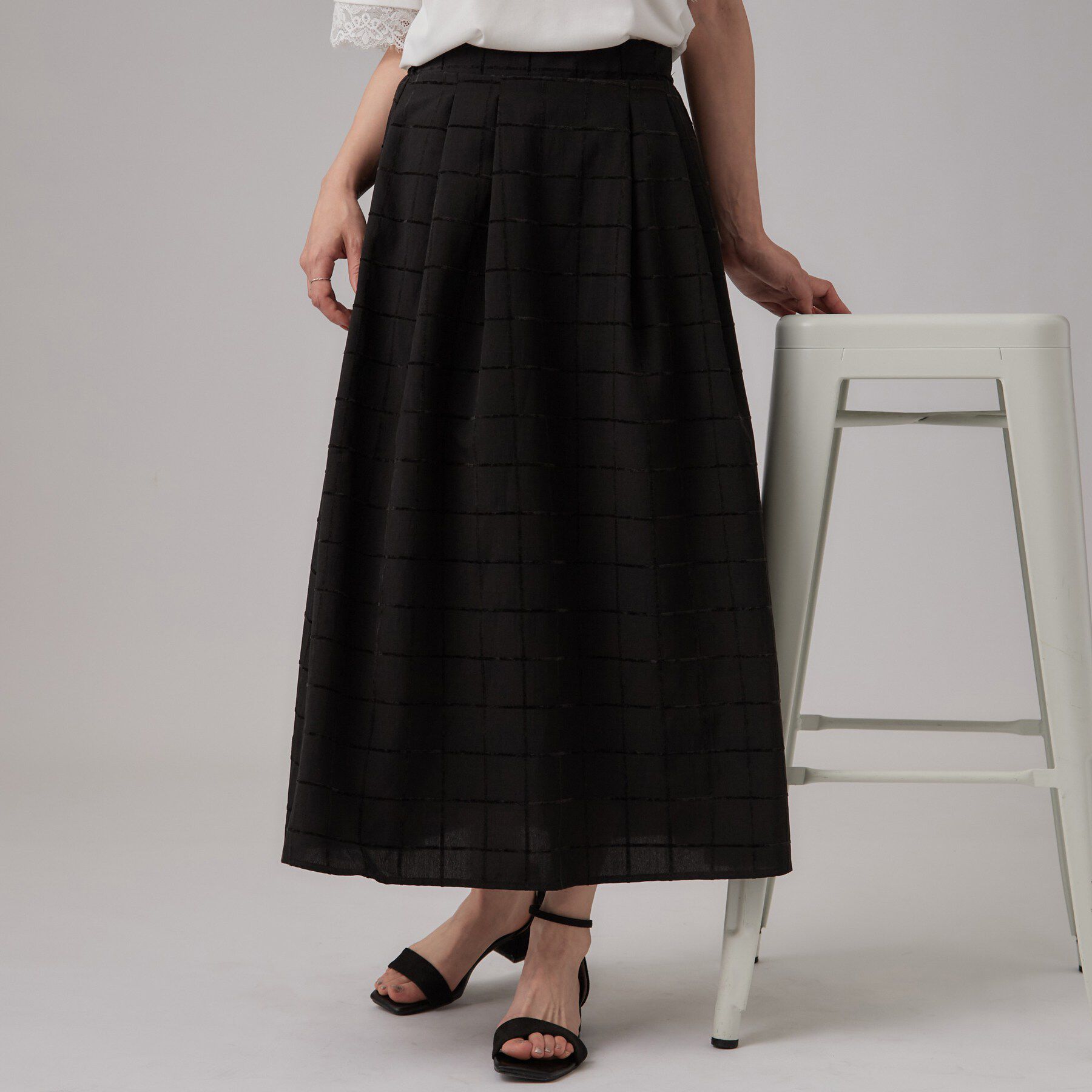 SHOO･LA･RUE「【セットアップ可/S-LL】モールチェックで上品に タックフレアスカート」|スカート|ブラック(019)