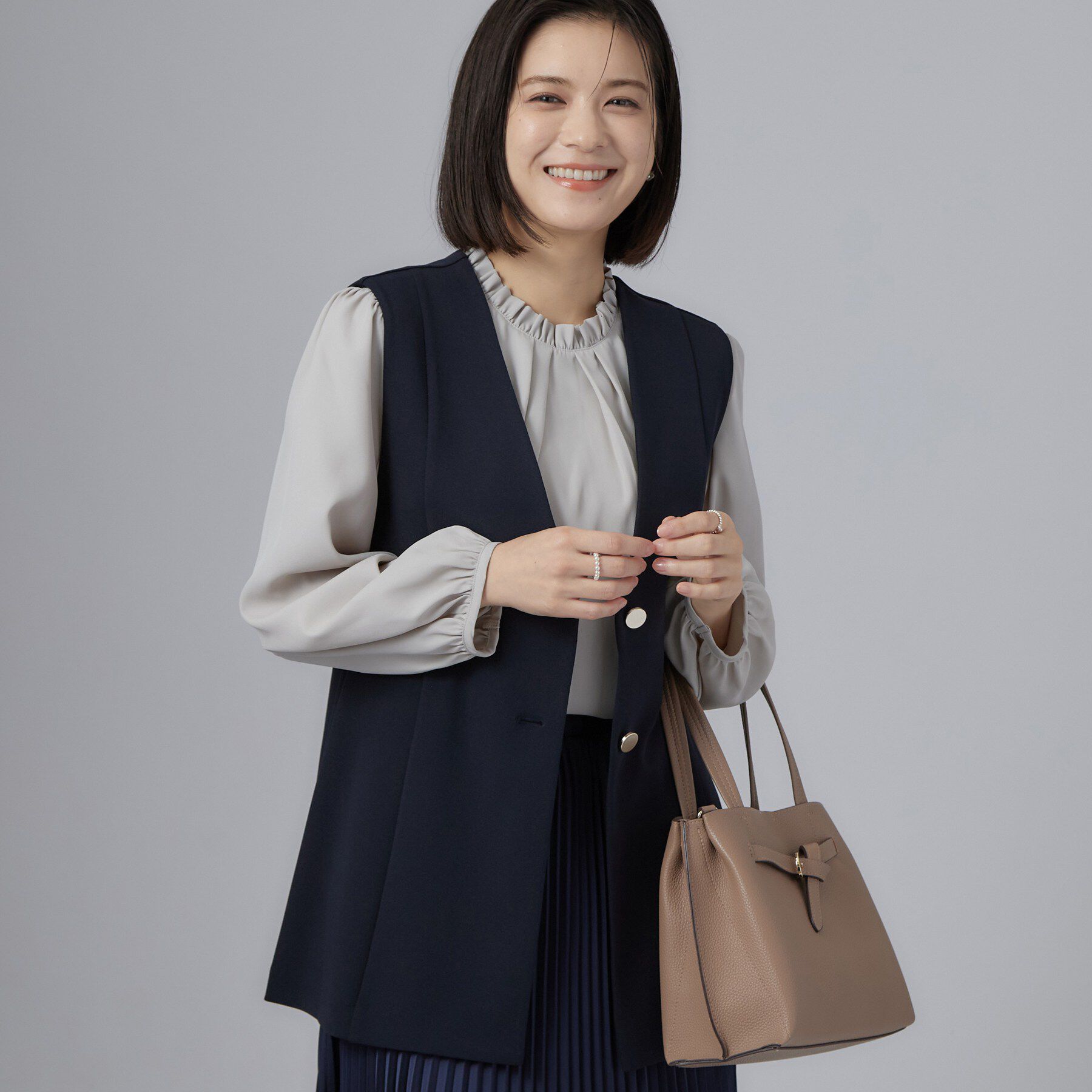 SHOO･LA･RUE「セレモニーカットジョーゼットペプラムジレ」|ベスト・ジレ|ネイビー(094)