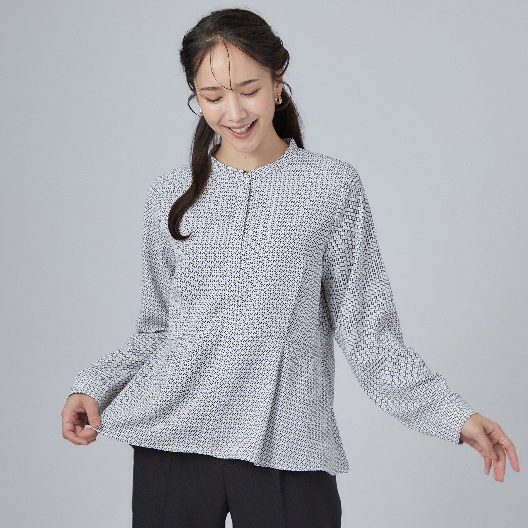SHOO･LA･RUE「【S-LL/洗濯機可/通勤】インせず着られる ウエストタックペプラムブラウス」|シャツ・ブラウス|