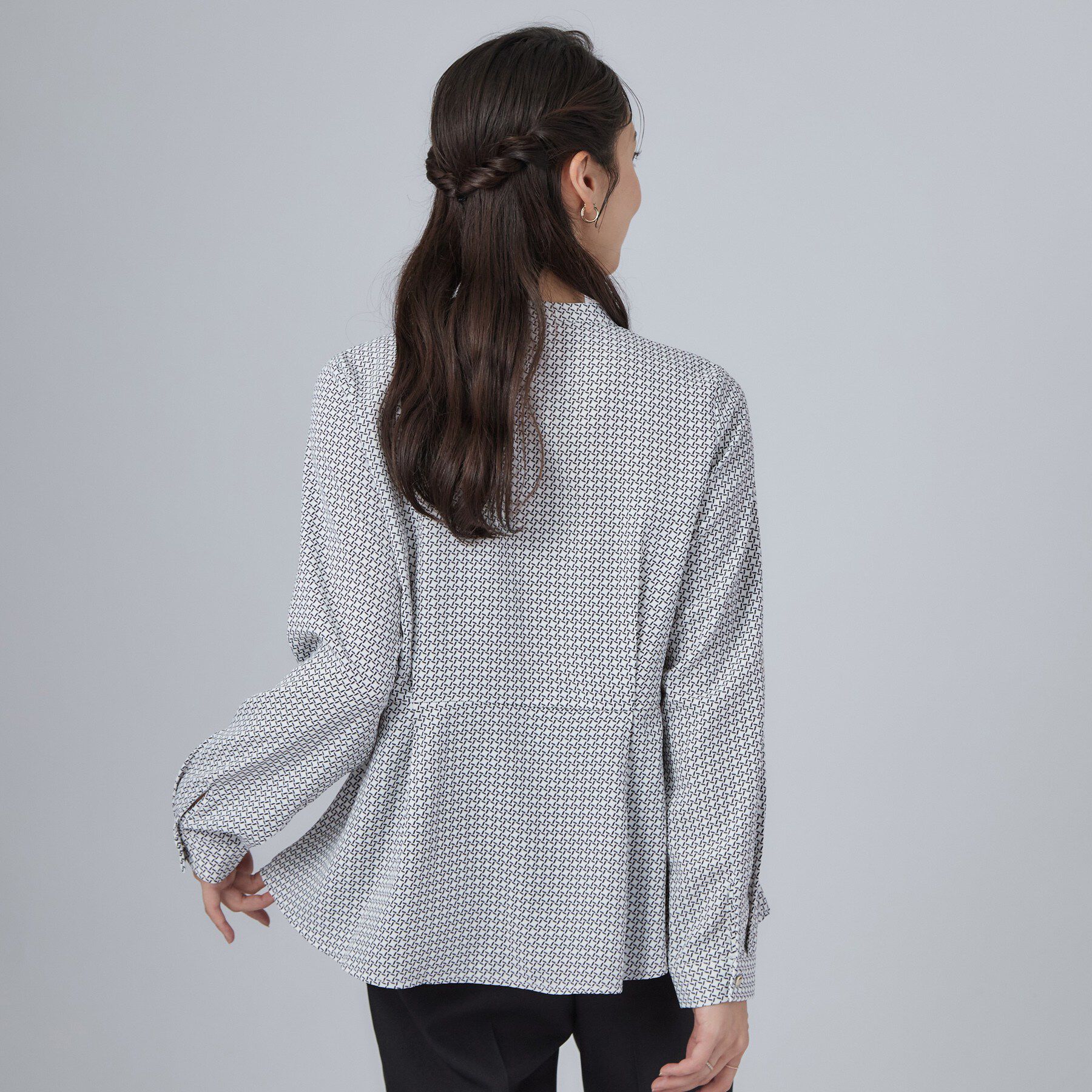 SHOO･LA･RUE「【S-LL/洗濯機可/通勤】インせず着られる ウエストタックペプラムブラウス」|シャツ・ブラウス|