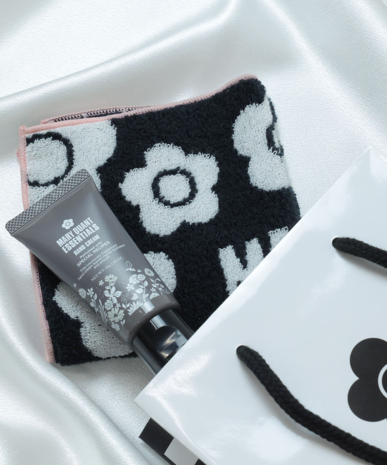 MARY QUANT「『WEB限定』エッセンシャルズ ハンドクリーム スペシャルセット」|ハンドケア|