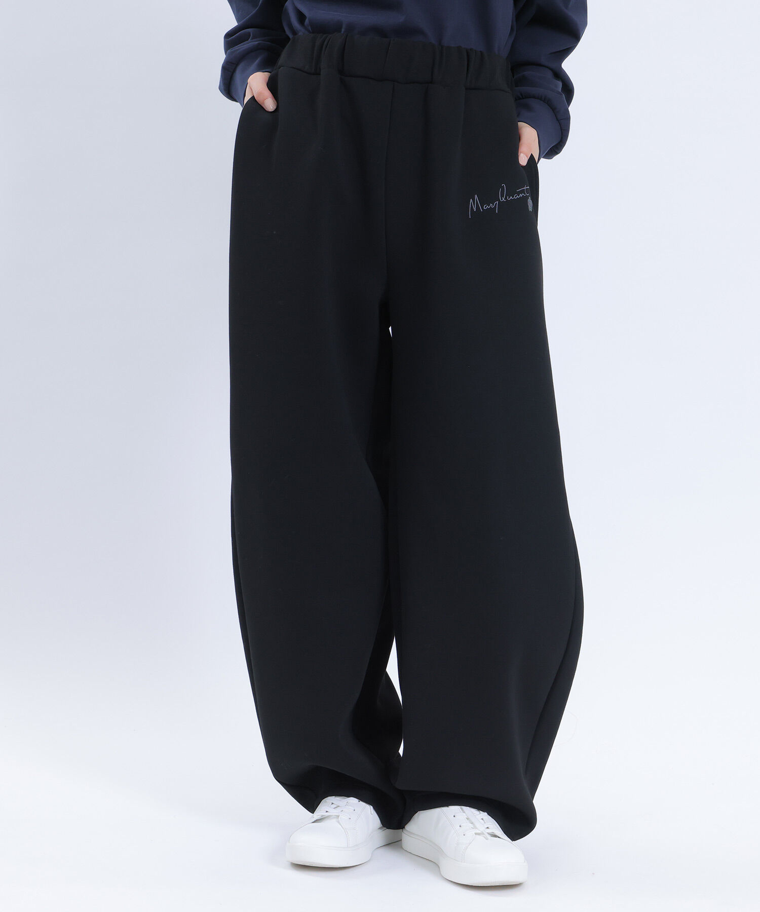 MARY QUANT「サインロゴボンディング パンツ」|スラックス|ブラック