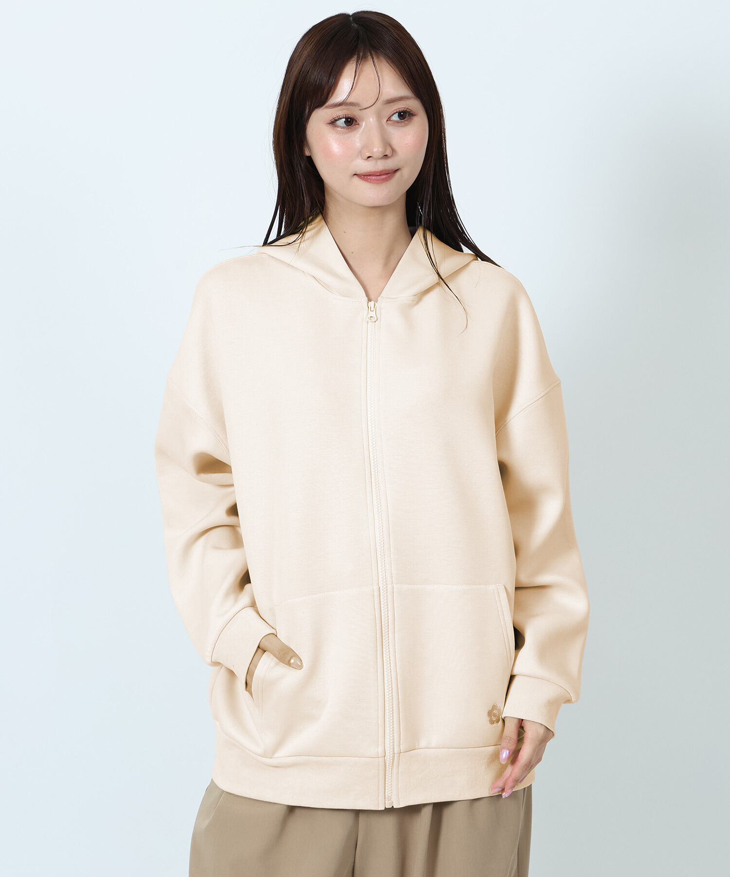 MARY QUANT「サインロゴボンディング パーカ」|パーカー|アイボリー