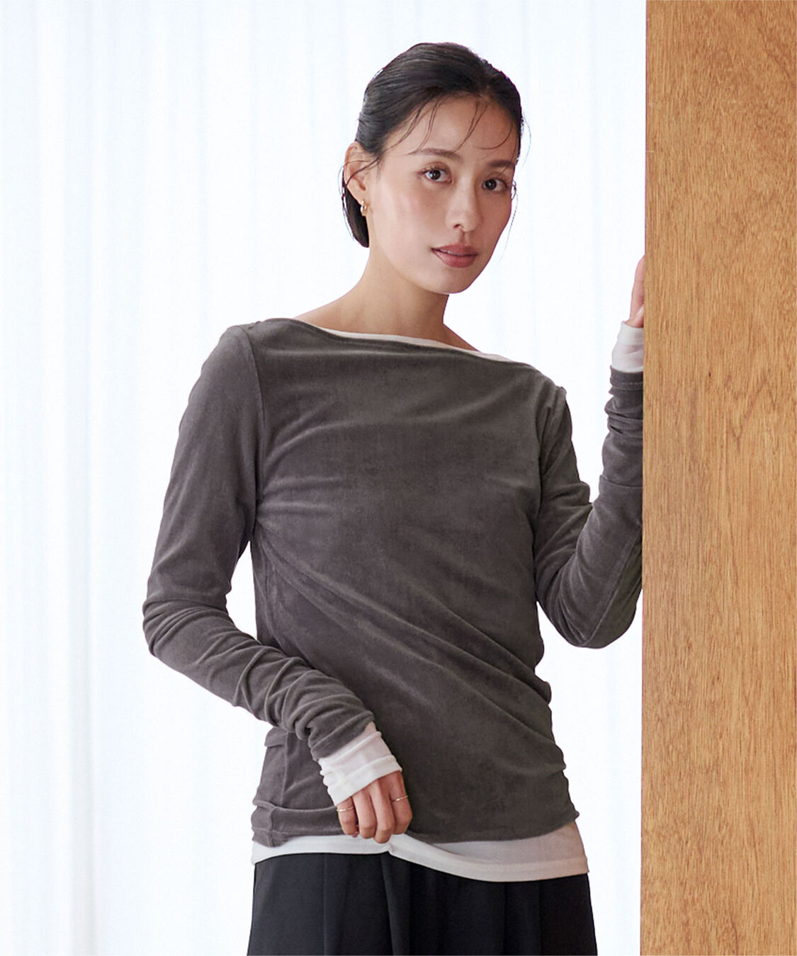 ur's「【黒川翼さんコラボアイテム】2wayボートネックベロアトップス」|Tシャツ・カットソー|