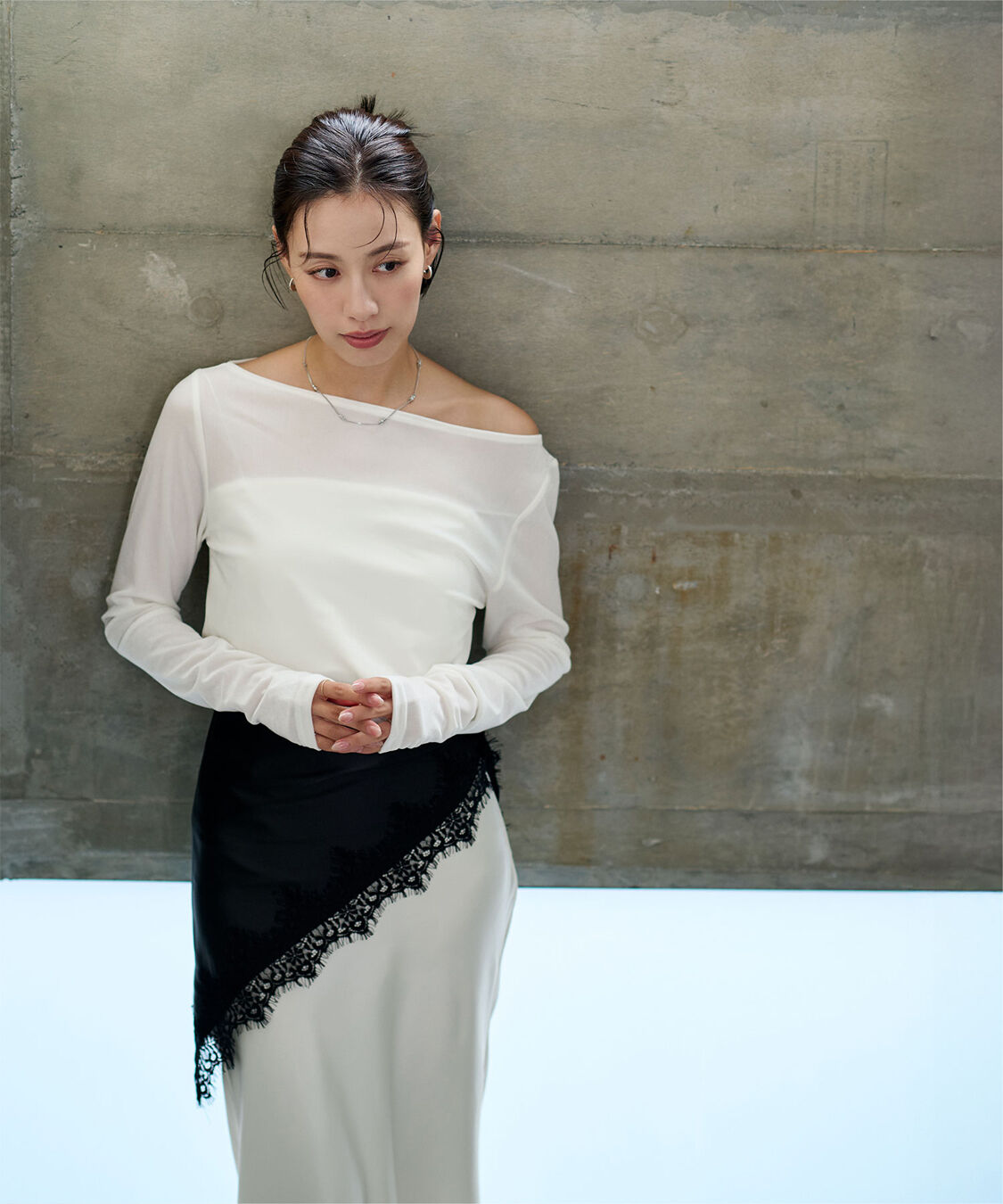ur's「【黒川翼さんコラボアイテム】2wayボートネックベロアトップス」|Tシャツ・カットソー|