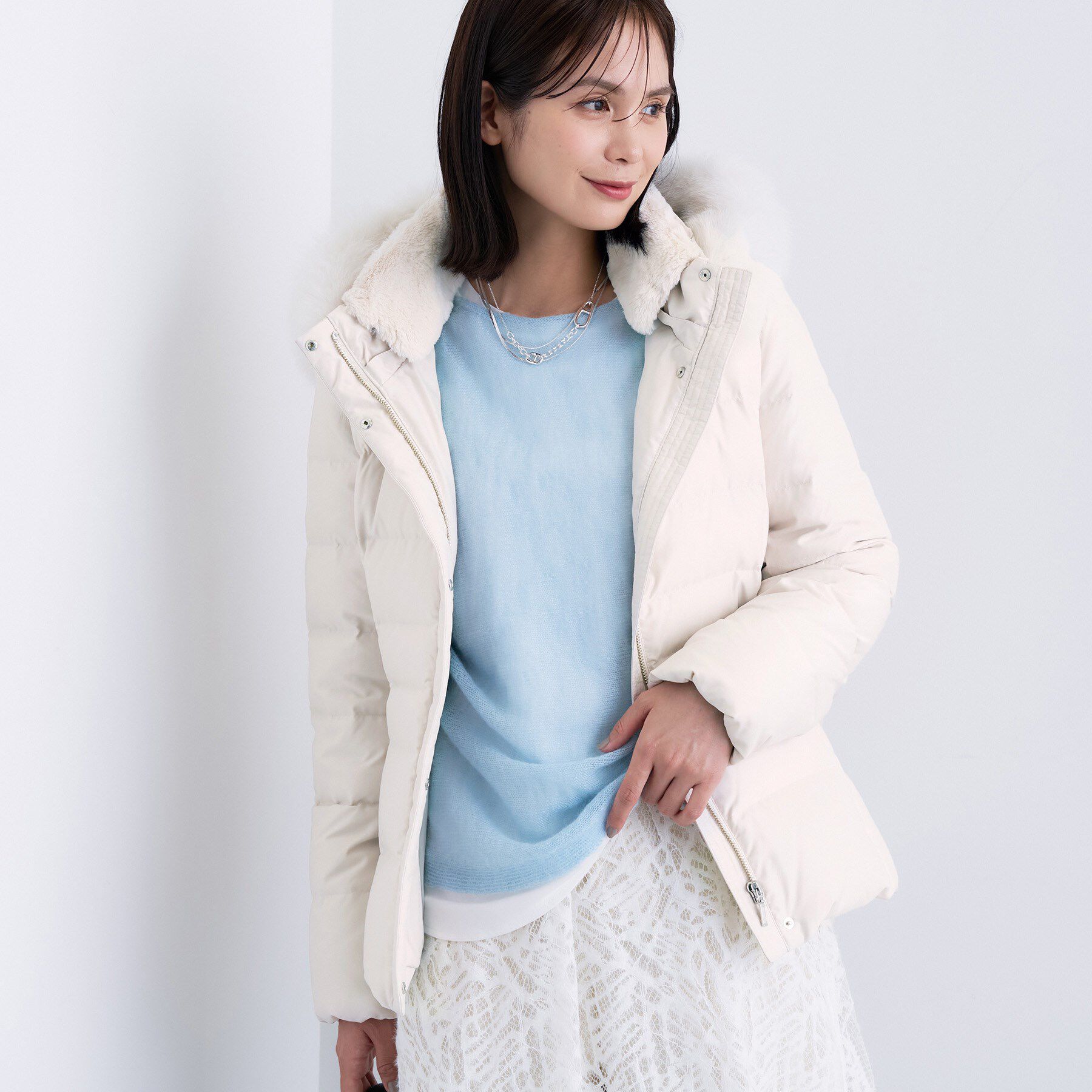INDIVI「【名品／撥水／抗菌防臭】ショート丈リサイクルダウンコート」|ダウン|アイボリー(004)
