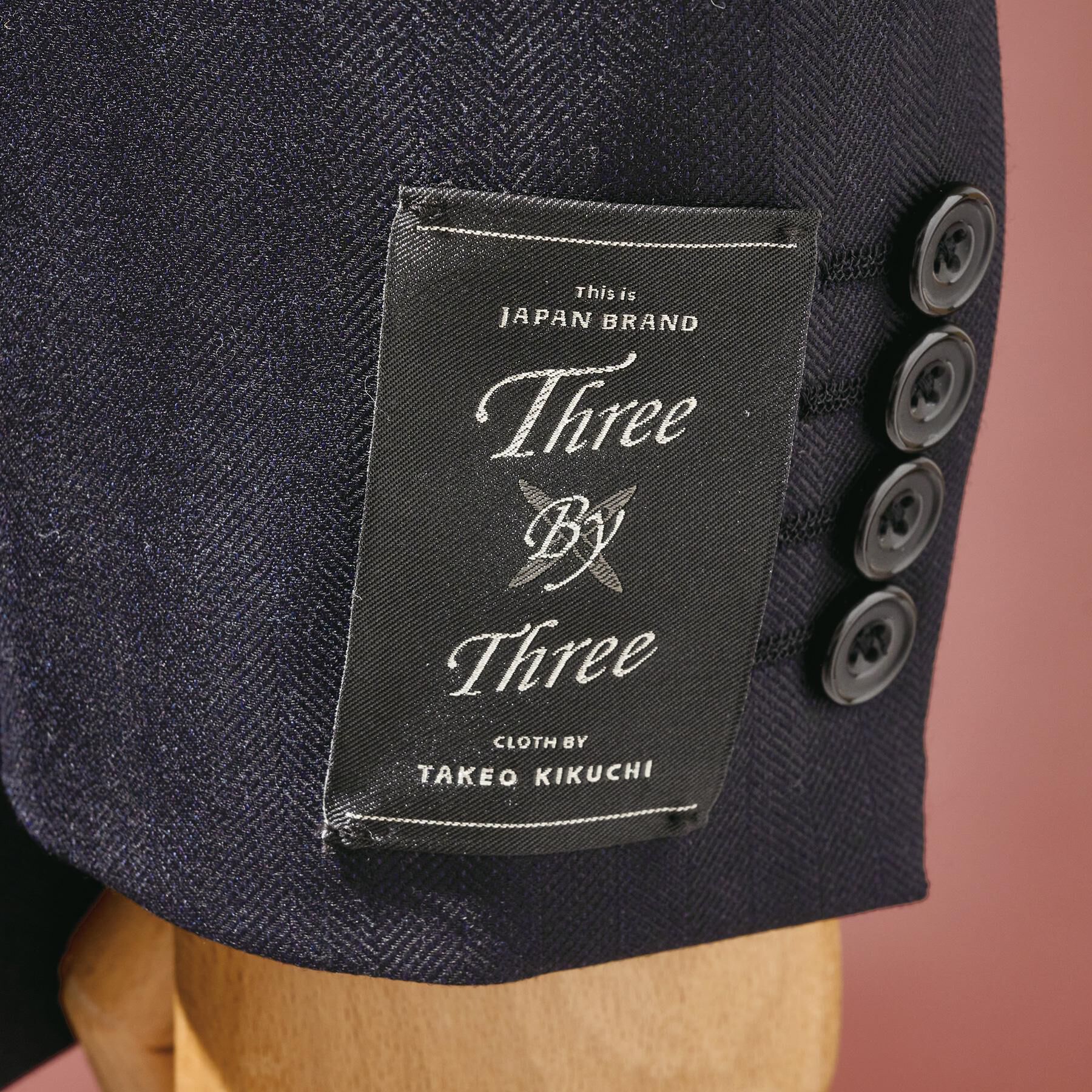 TAKEO KIKUCHI「【Three by Three】シャイニーシャーク ストライプスーツ／スリーピース対応」|スーツ|