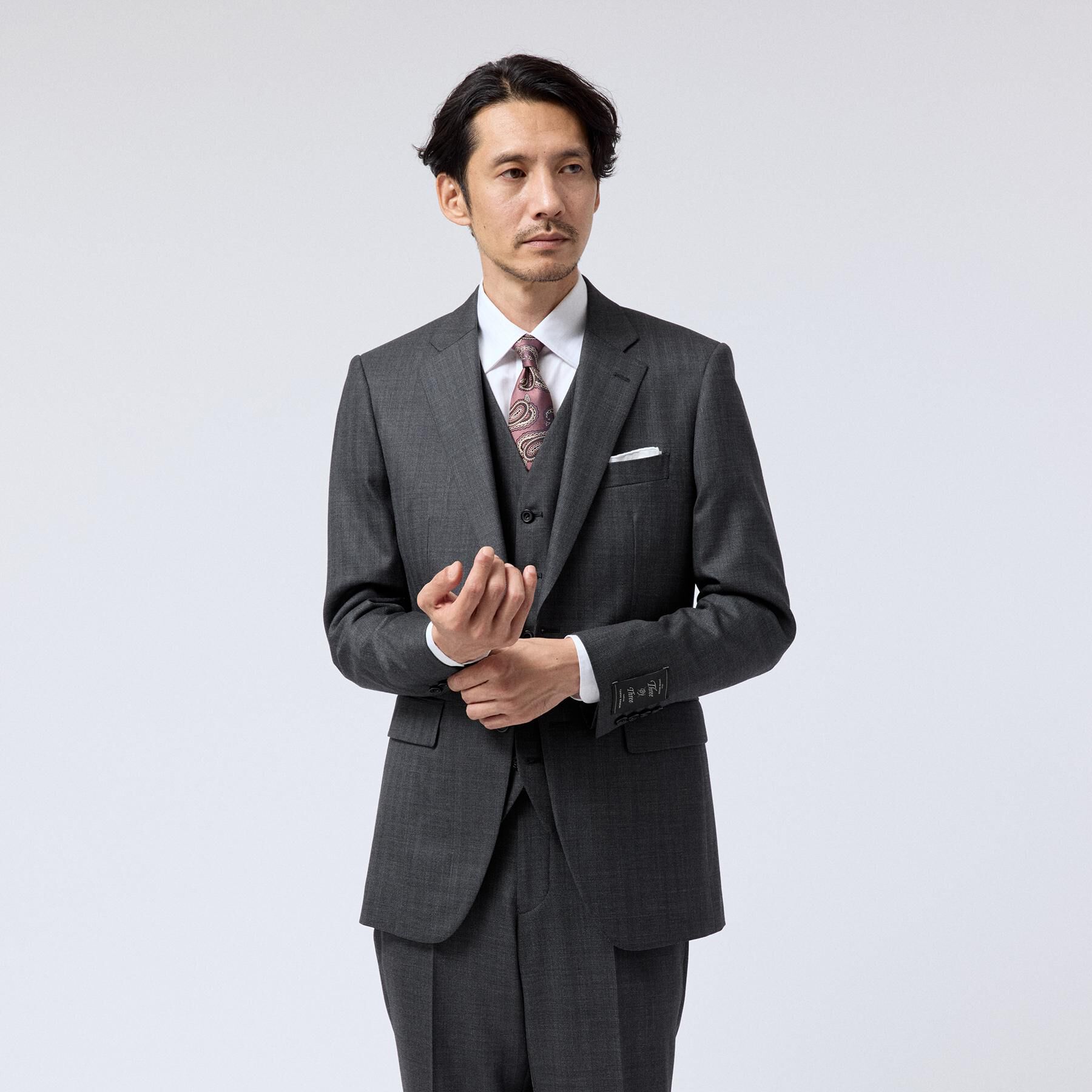 TAKEO KIKUCHI「【Three by Three】シャイニーシャーク ストライプスーツ／スリーピース対応」|スーツ|