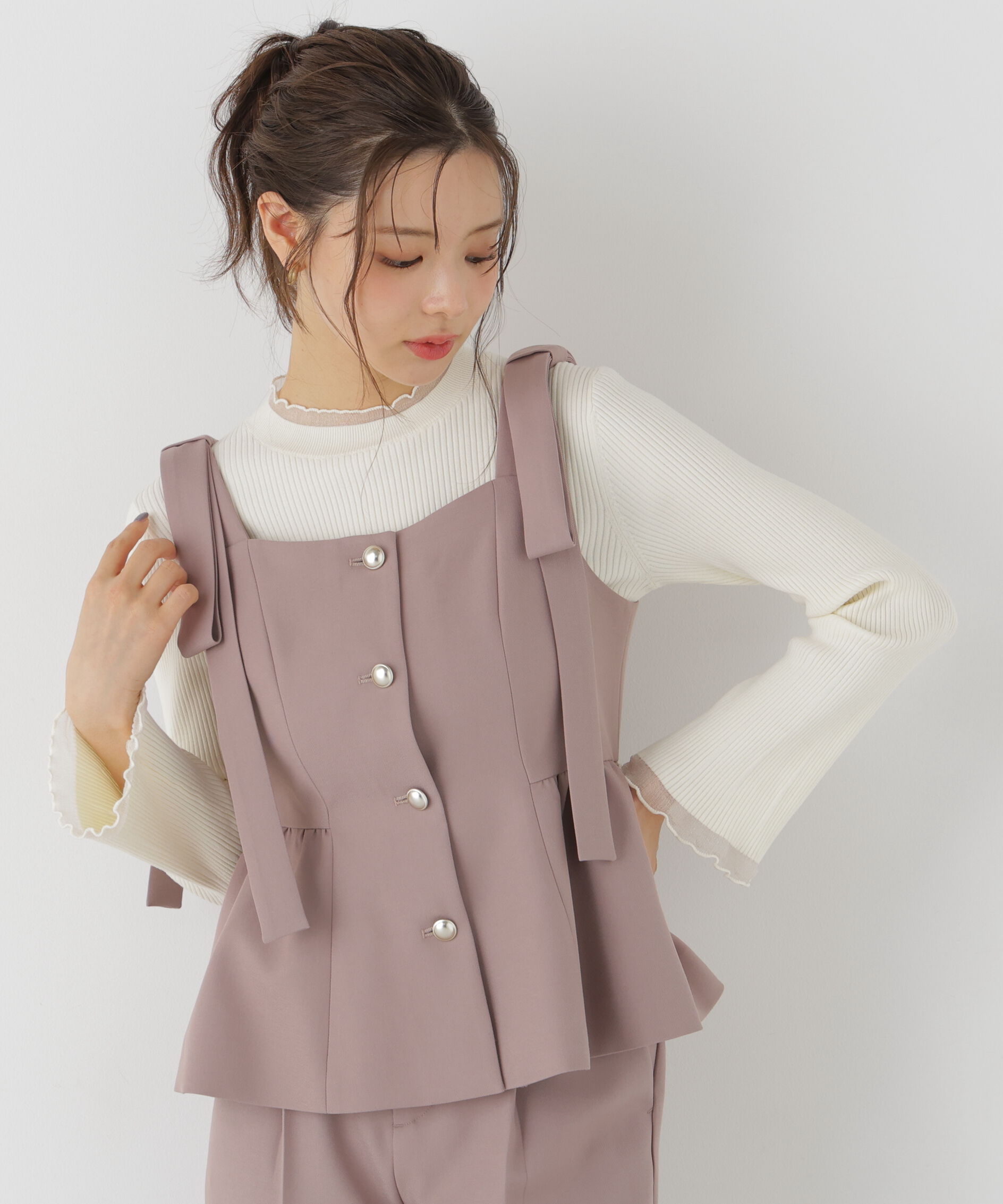 PROPORTION BODY DRESSING「リボンペプラムジレ 26AW」|ブルゾン・スタジャン|モカ1