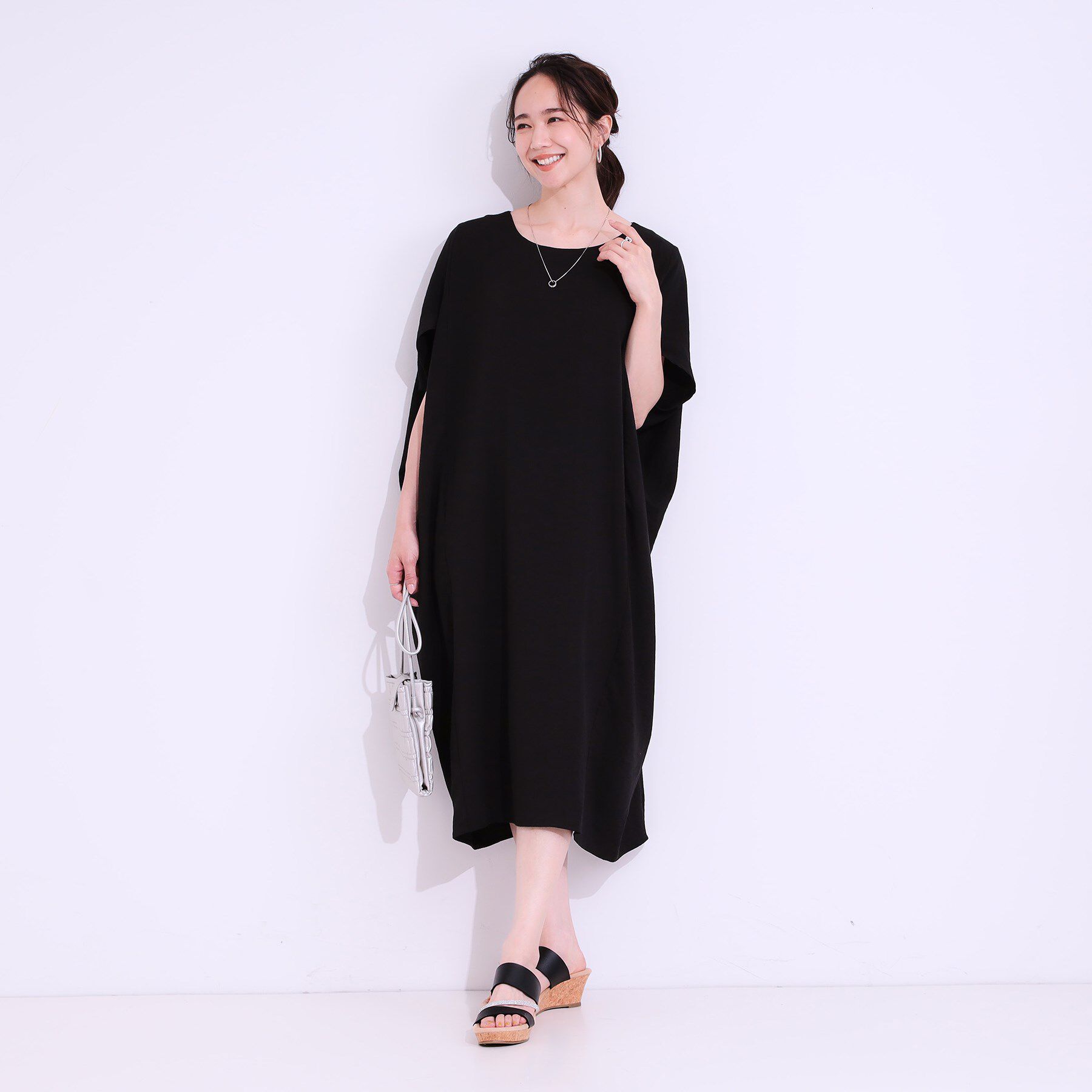 SHOO･LA･RUE「【S-LL】楽にサマ見え コクーンシルエットの涼やかワンピース」|ワンピース|