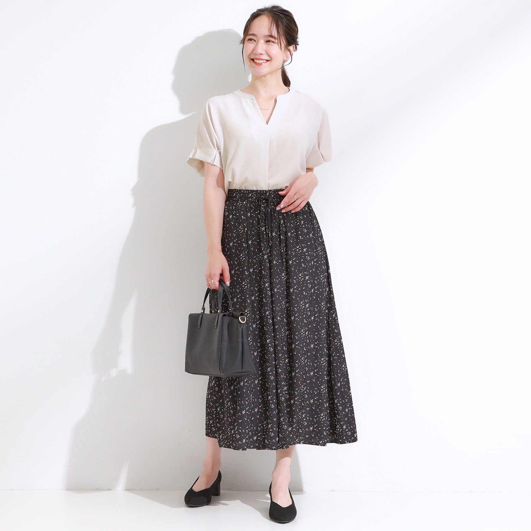 SHOO･LA･RUE「【S-LL/セットアップ可/ひんやり】きちんと見えで上品 お袖タック スキッパーブラウス」|シャツ・ブラウス|