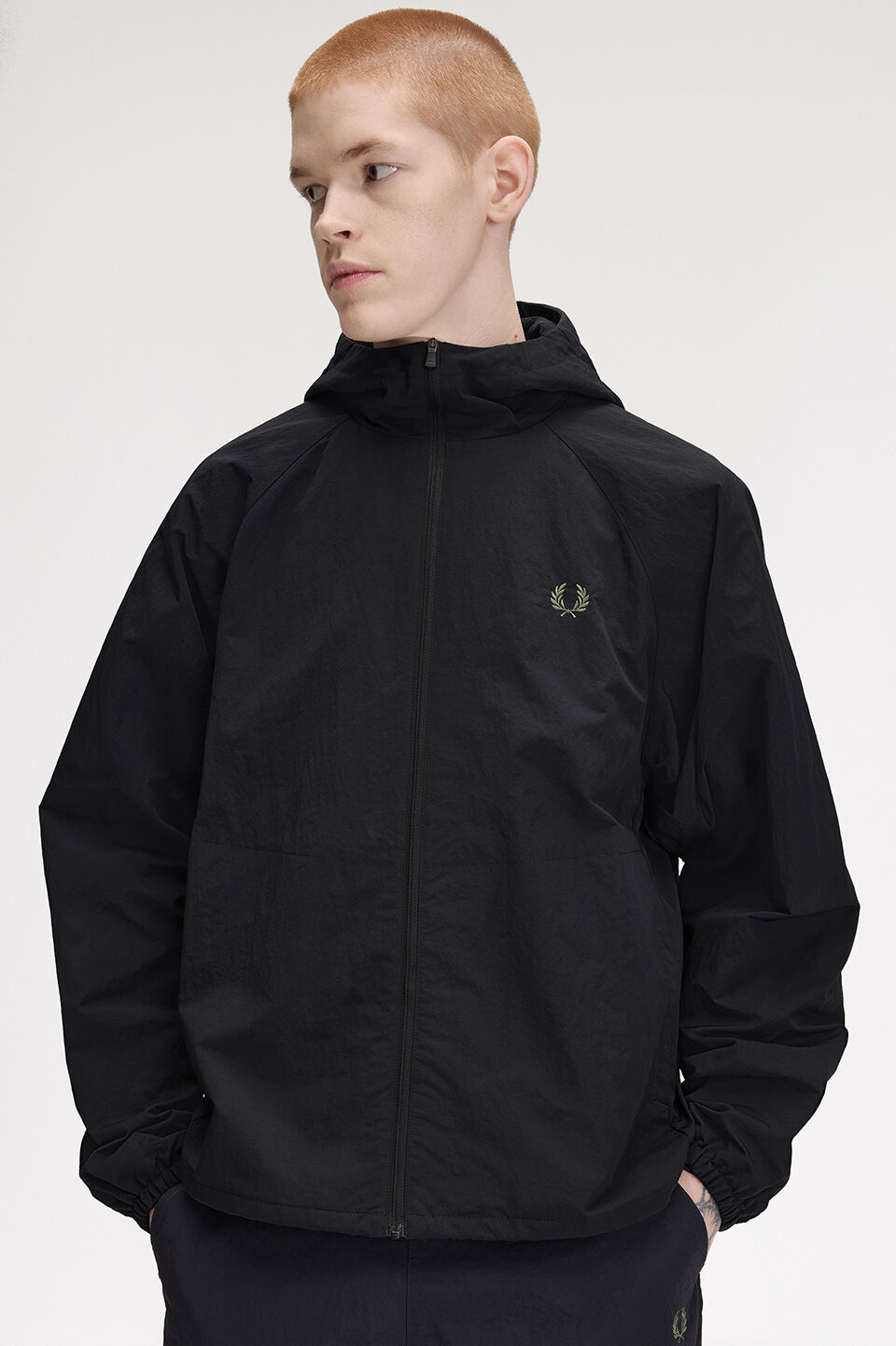 FRED PERRY 「FRED PERRY／Oversized Hooded Shell Jacket／オーバーサイズフードシェルジャケット」|ブルゾン・スタジャン|