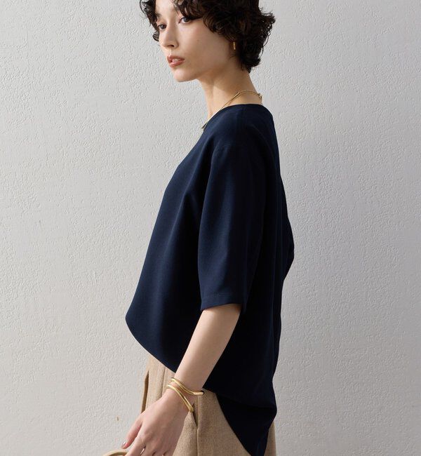  「【着易さ&times;きちんと見え】バックスリットハーフスリーブブラウス」|シャツ・ブラウス|