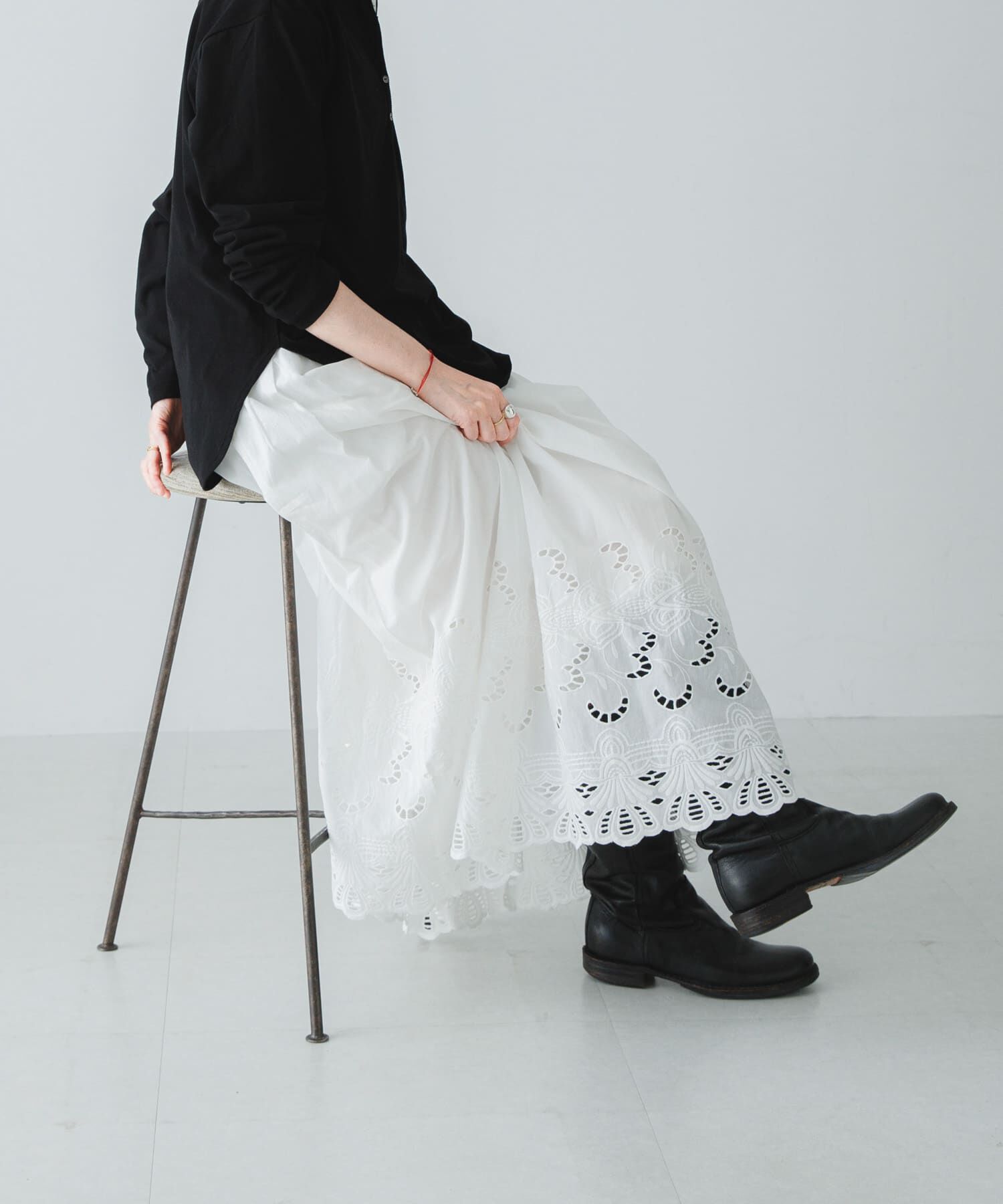 かぐれ「スカラップ刺繍タックスカート」|スカート|