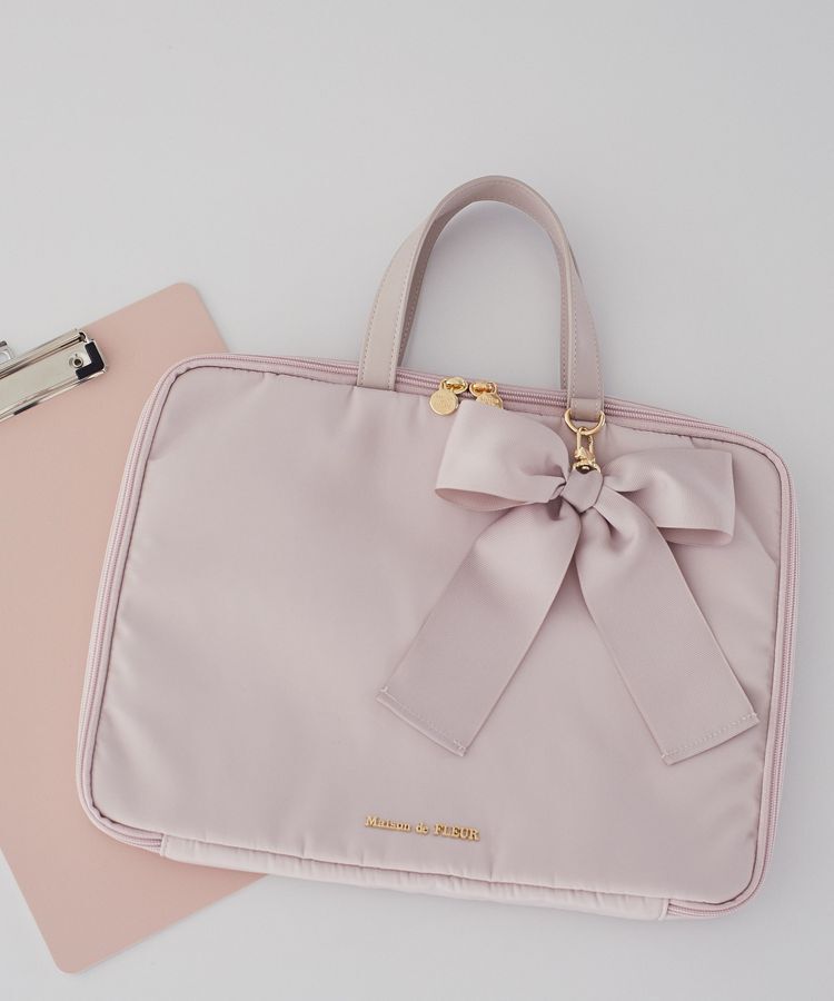 Maison de FLEUR「【PCスタンド内蔵】リボンチャーム付きPCケース」|その他|グレイッシュピンク