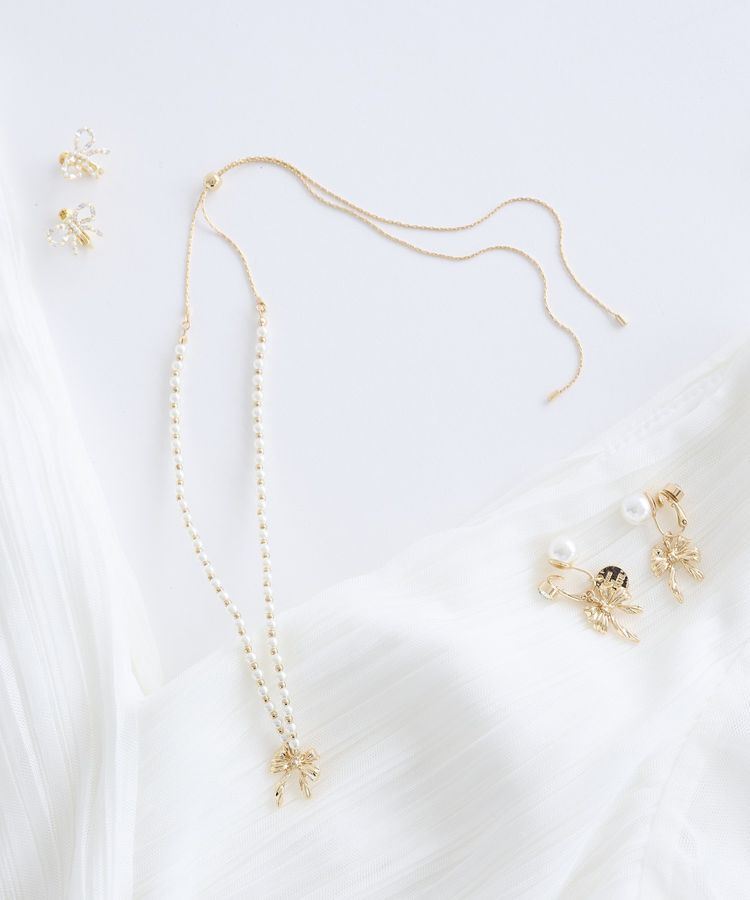 Maison de FLEUR「カーリーリボンパールイヤリング」|イヤリング|