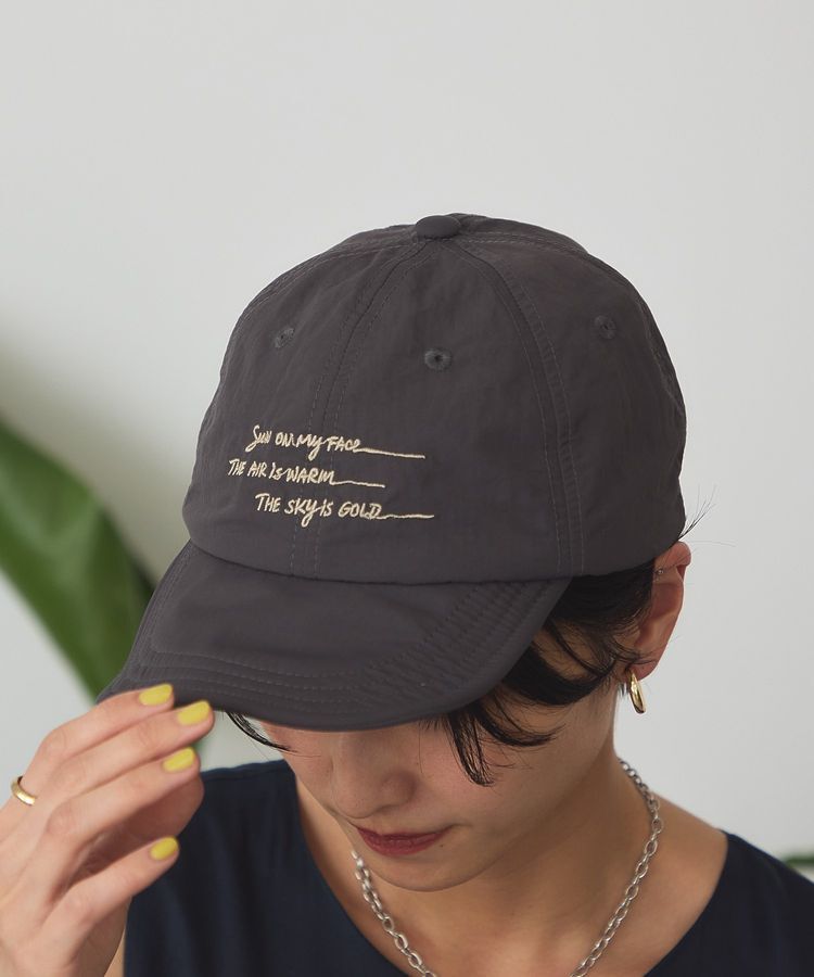 AMERICAN HOLIC「【マルチ機能】折りたたみ手描き刺繍キャップ」|その他|