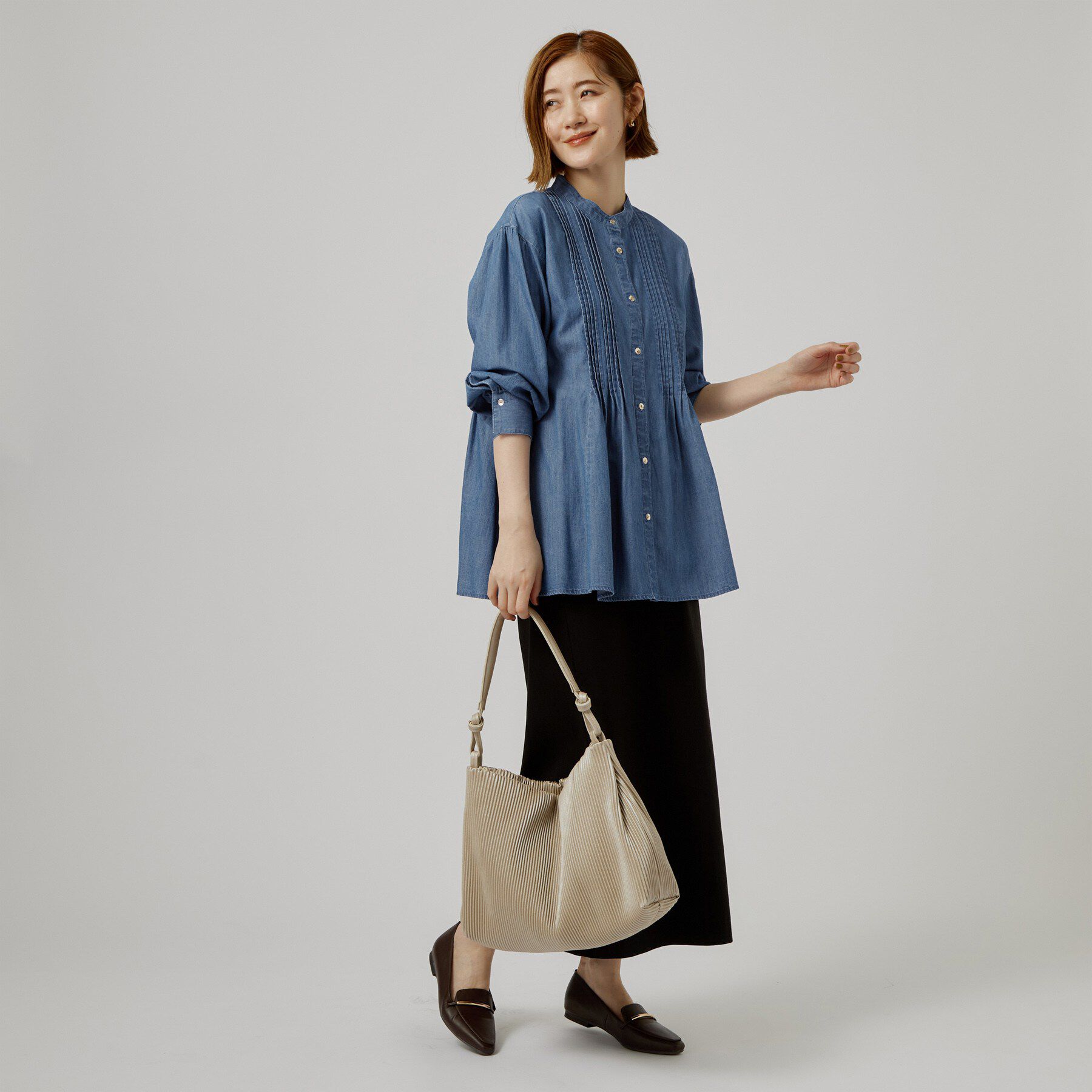 grove「軽やかなデニムで、女性らしく　ピンタックデニムダンガリーブラウス」|シャツ・ブラウス|