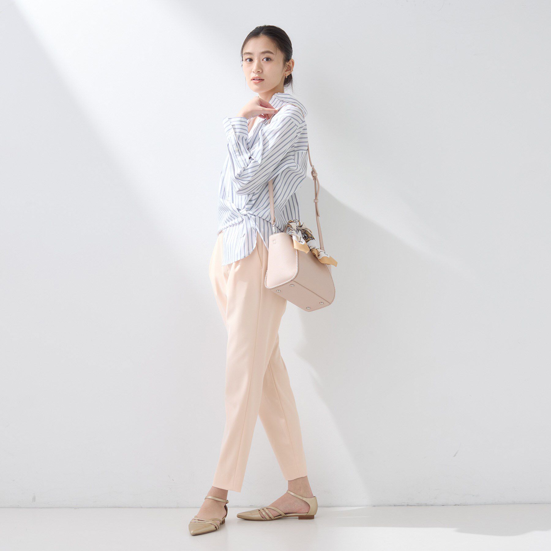 INDIVI「【ミドルサイズ／合皮／ショルダー付】スタッズ風メタルバッグ」|ショルダー・メッセンジャー|