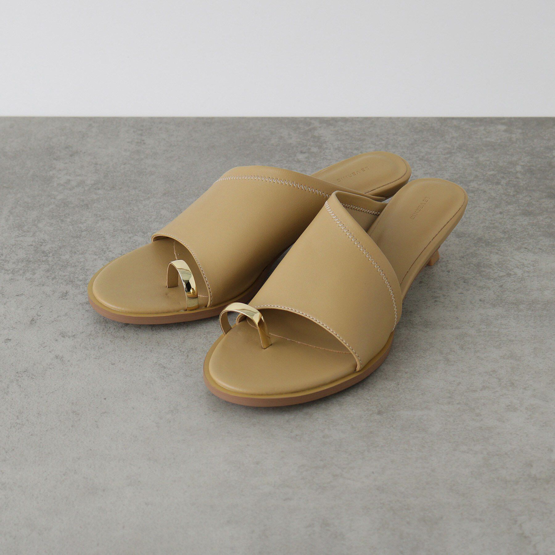 GALLEST「【LE VERNIS】Toe ring sandals」|サンダル|ベージュ(052)